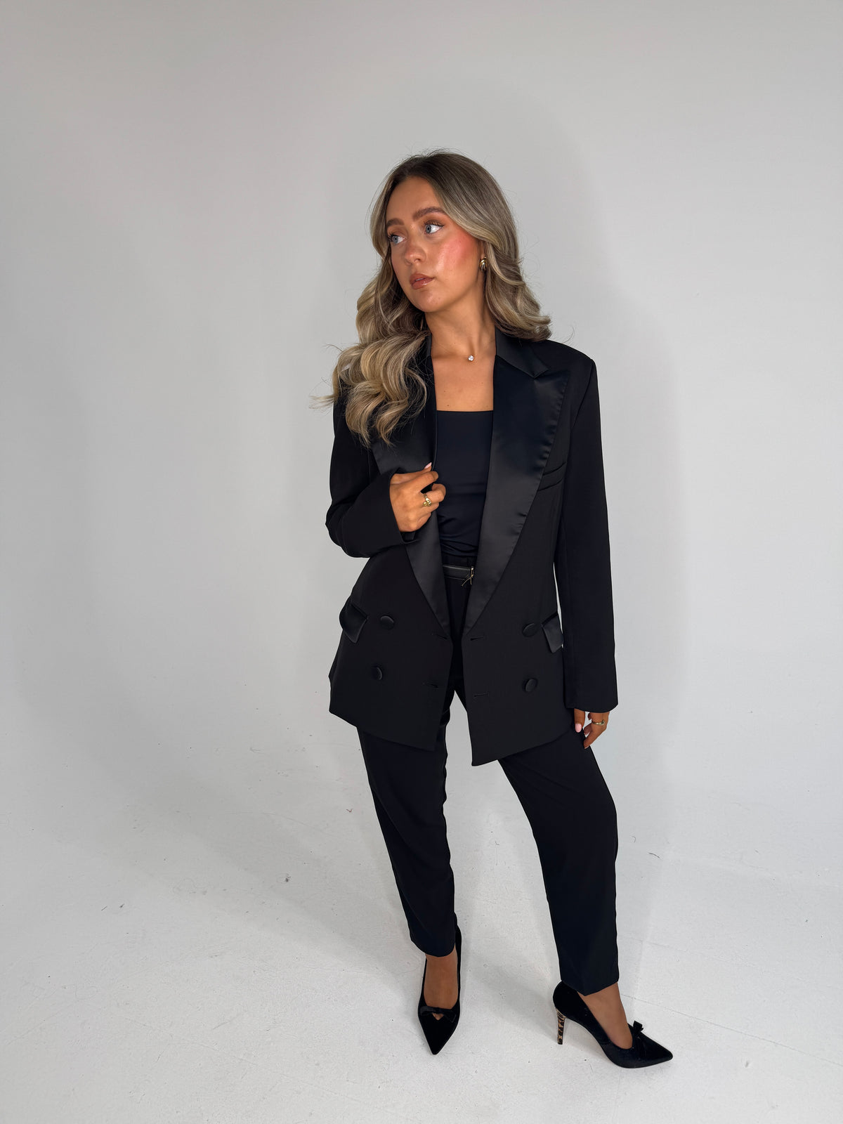 Love Laura Tuxedo Power Blazer In Black