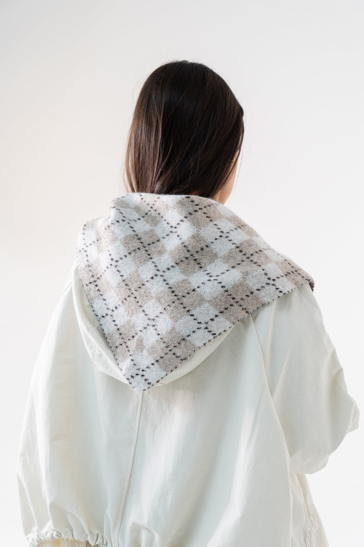 Polly Diamond Knit Neck Scarf In Taupe