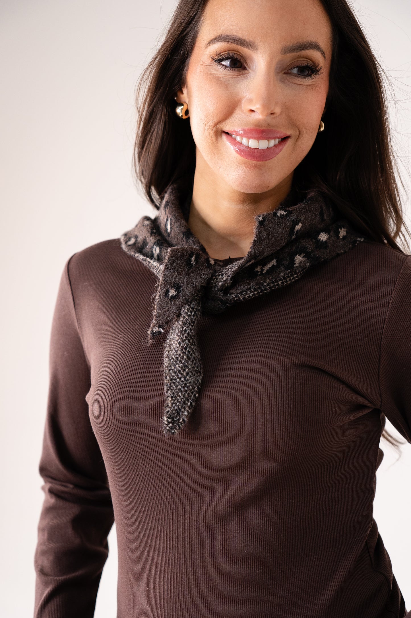 Polly Leopard Knit Neck Scarf In Chocolate