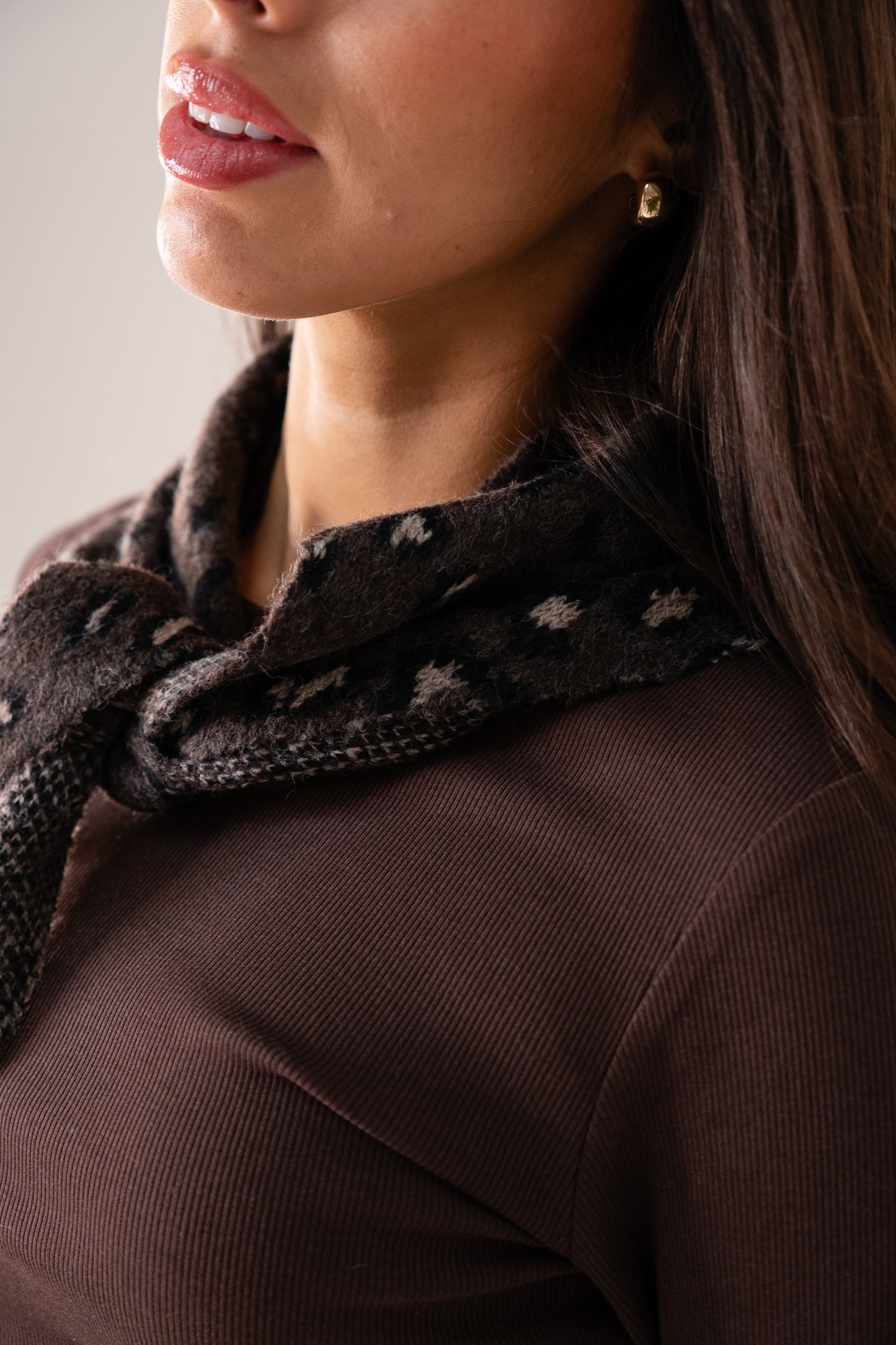 Polly Leopard Knit Neck Scarf In Chocolate