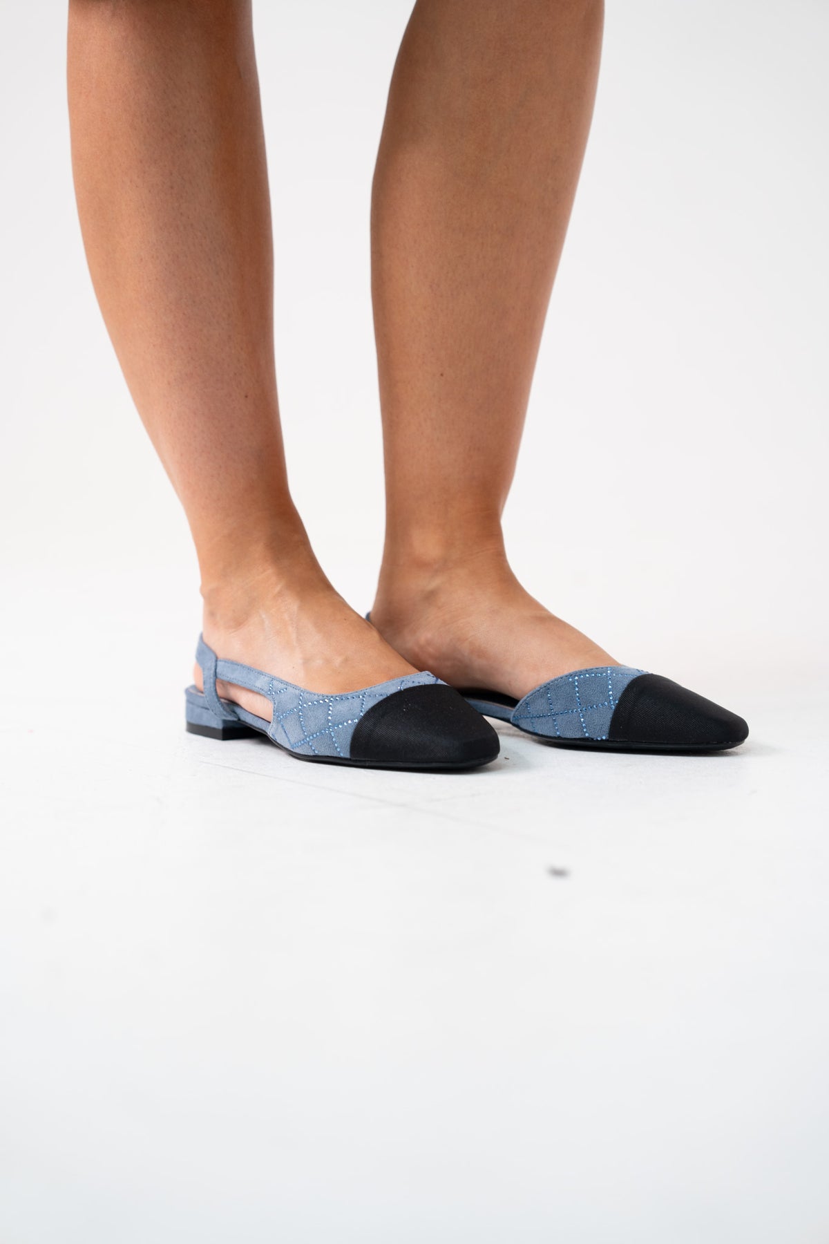 Sadie Contrast Toe Pumps In Blue