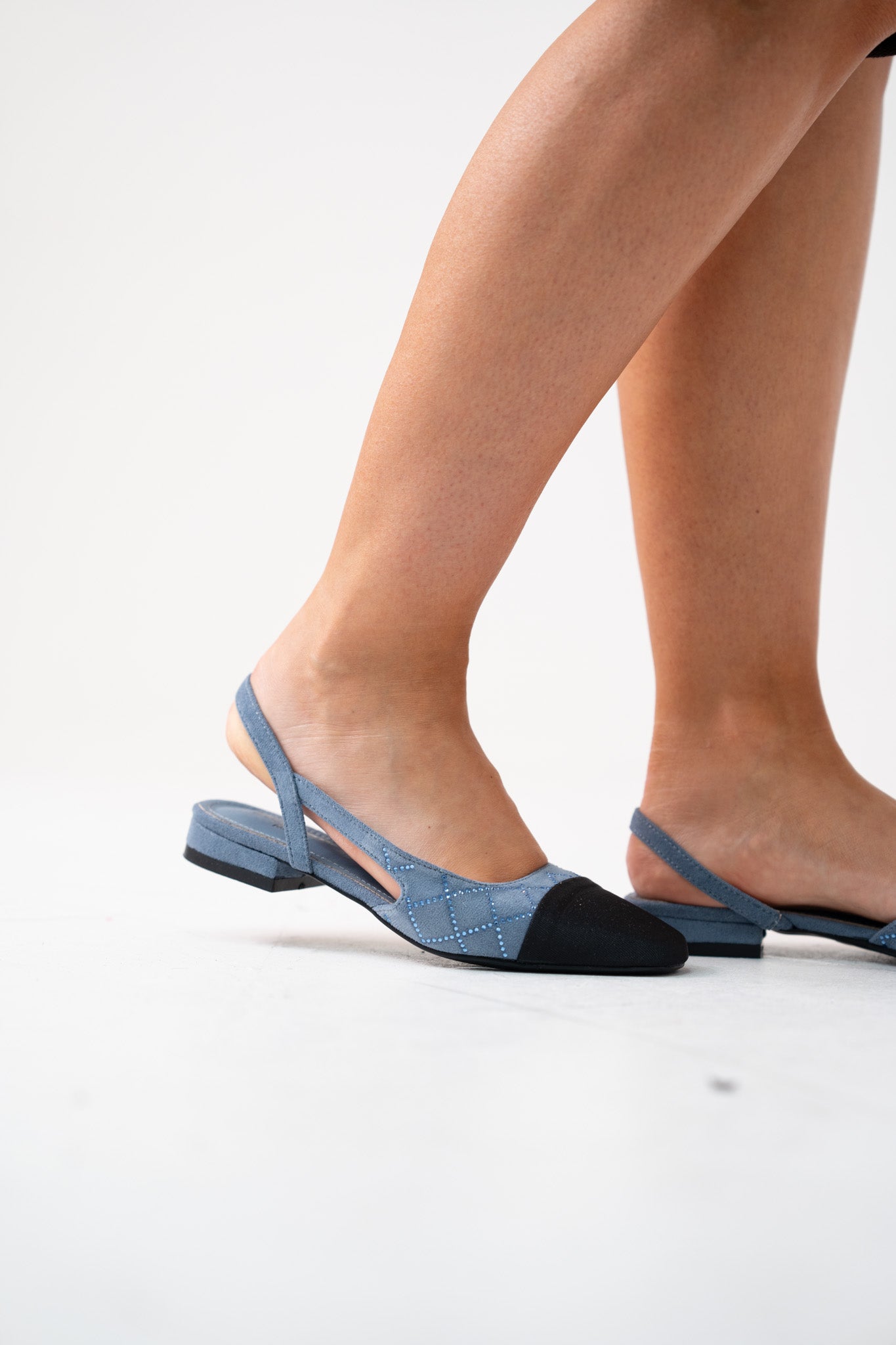 Sadie Contrast Toe Pumps In Blue