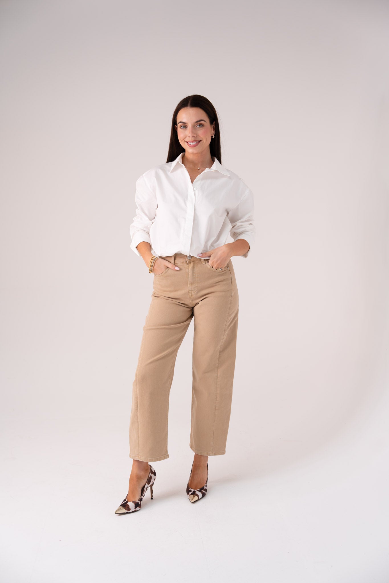 Love Laura Carrot Barrell Jeans In Beige