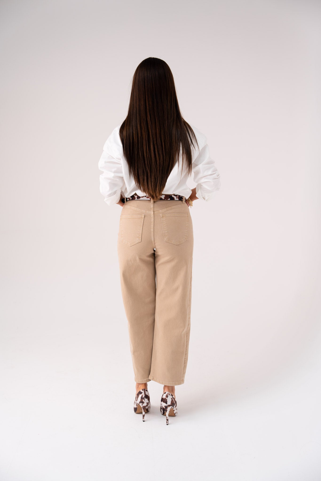 Love Laura Carrot Barrell Jeans In Beige