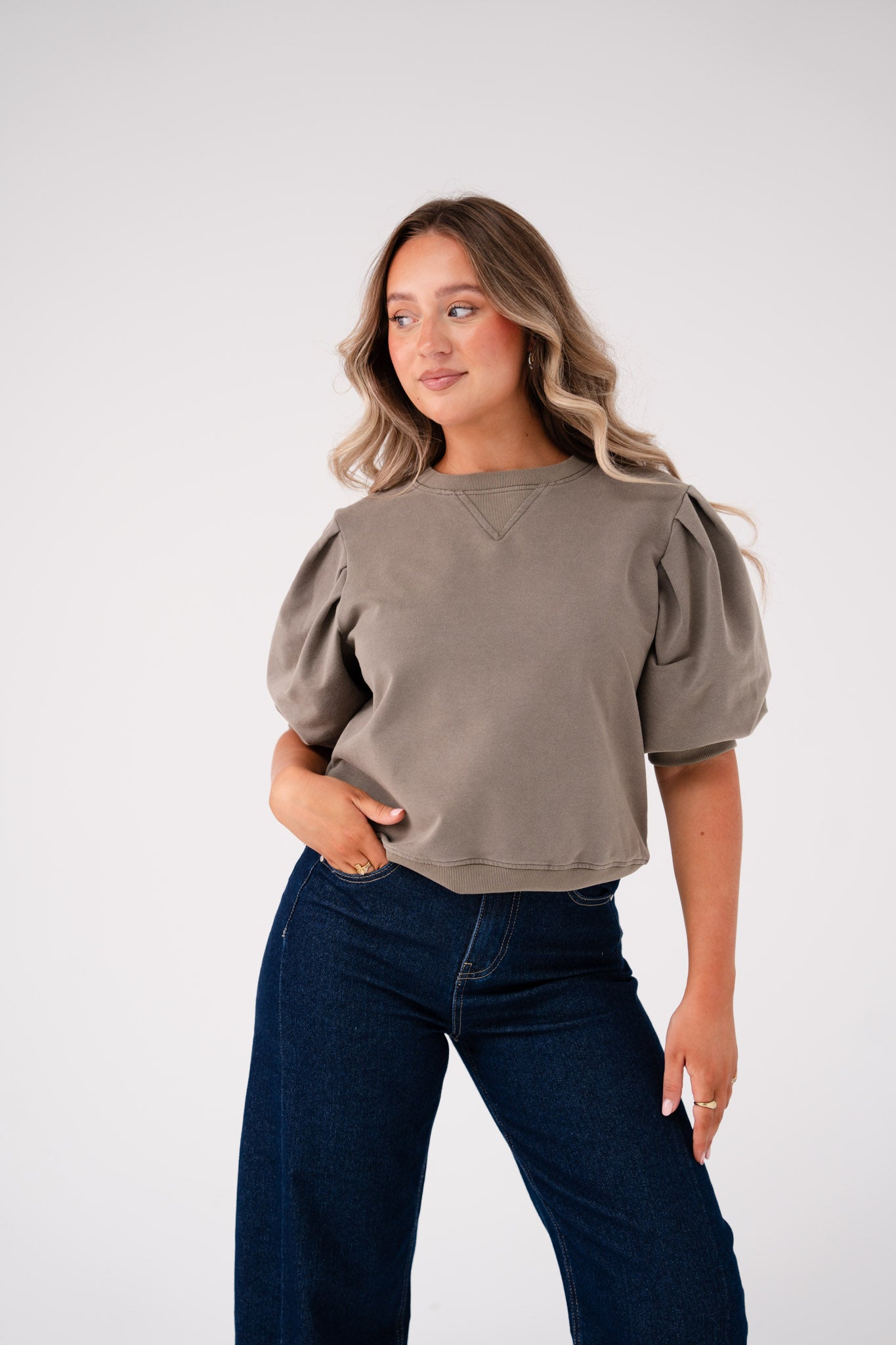 Kiera Short Sleeve Sweatshirt In Khaki