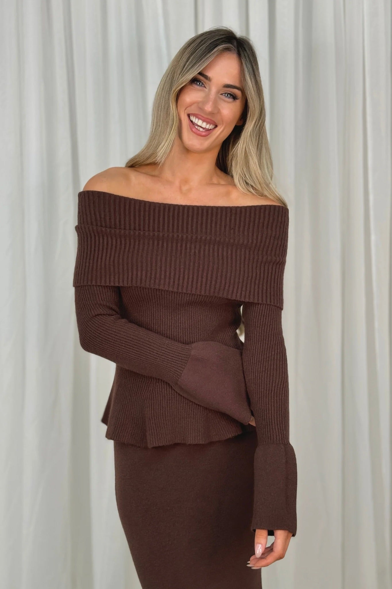 Caitlyn Bardot Knit Jumper In Chocolate