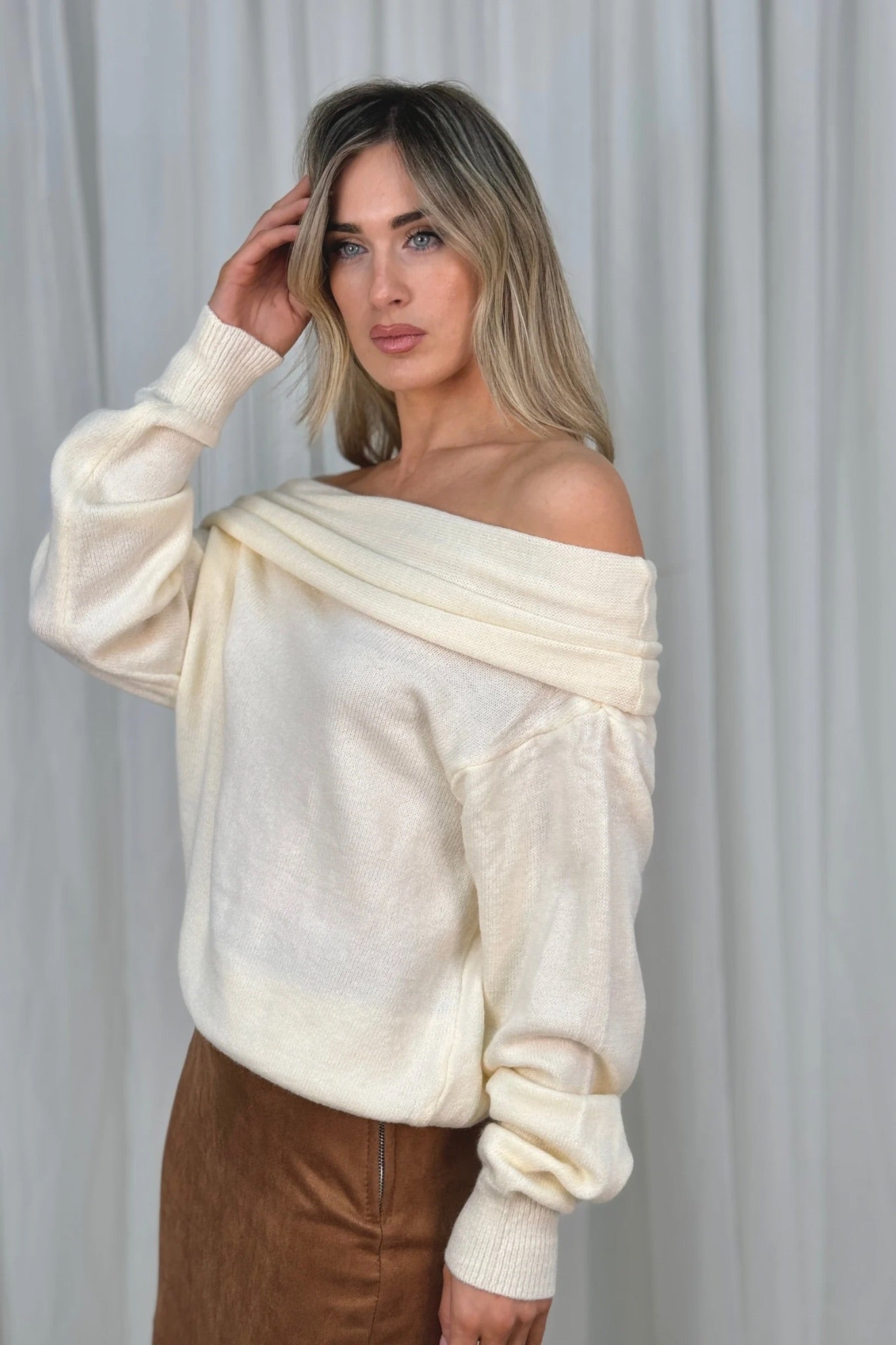 Lila Bardot Jumper In Cream