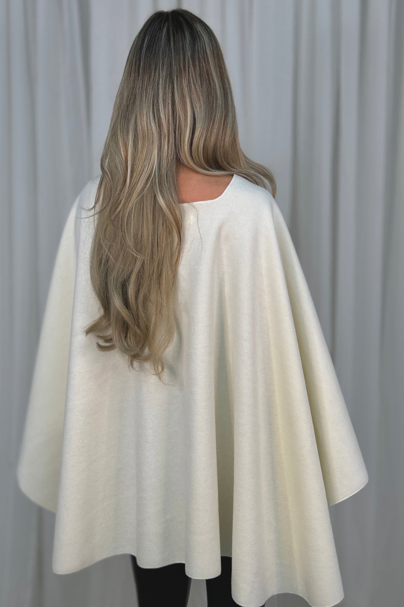 Jayme Bow Style Cape In Cream