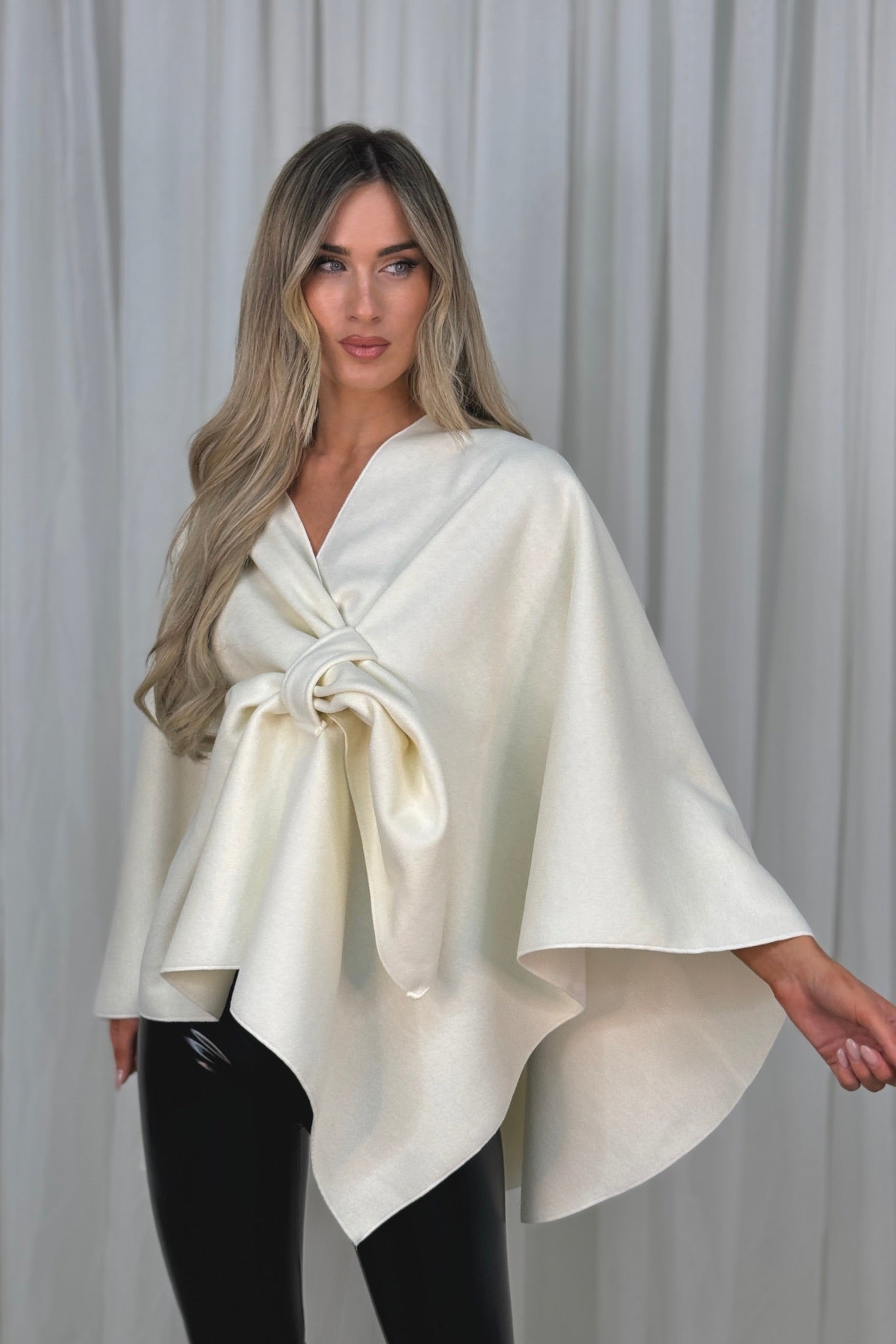 Jayme Bow Style Cape In Cream