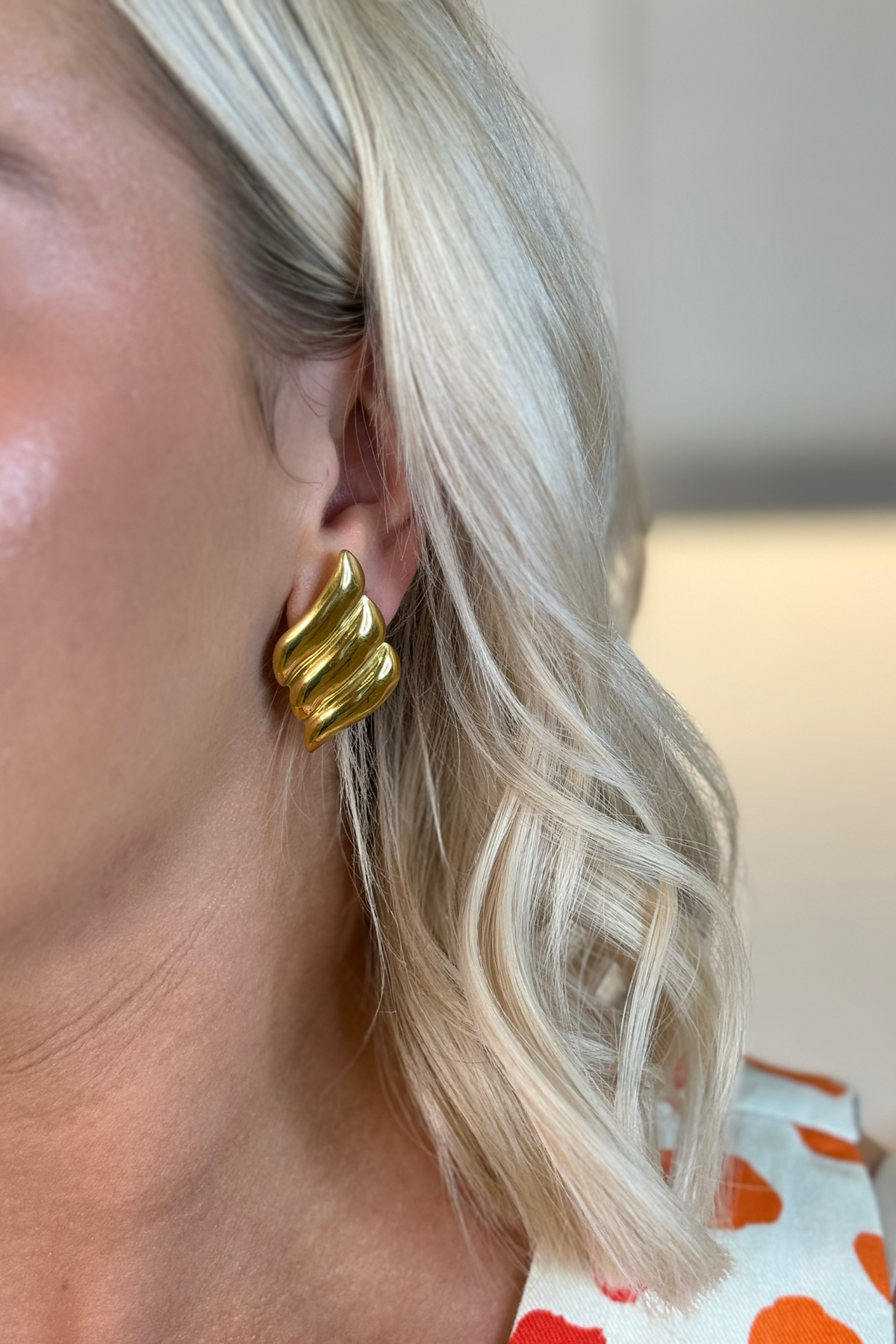 Mona Wing Earrings in Gold