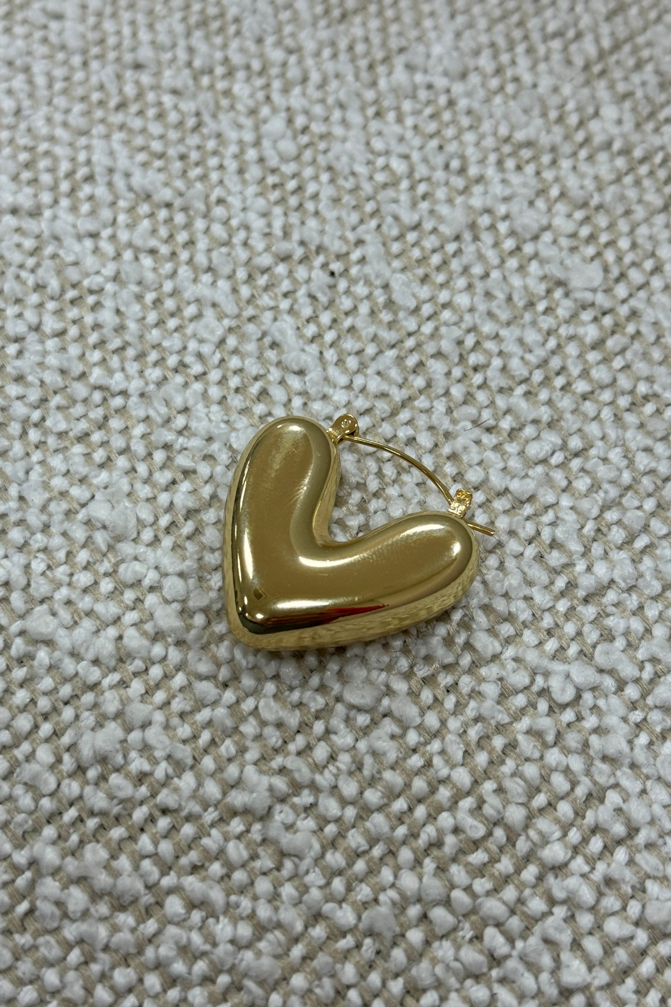 Mona Heart Hoop Earrings In Gold