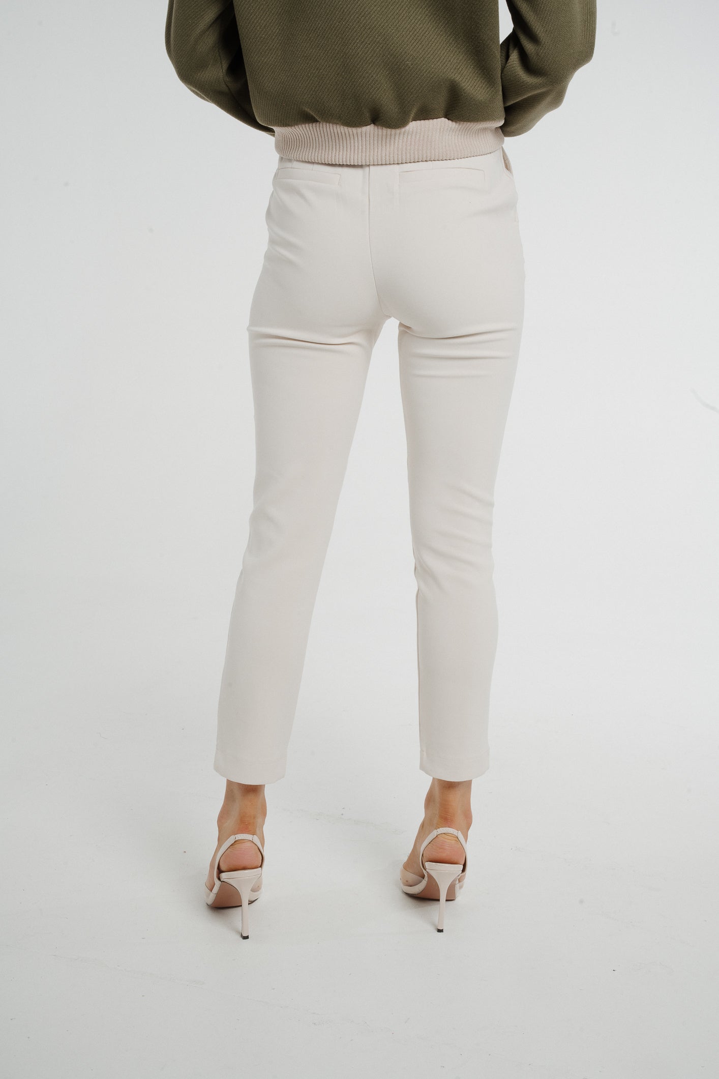 Freya Fitted Trouser In Stone