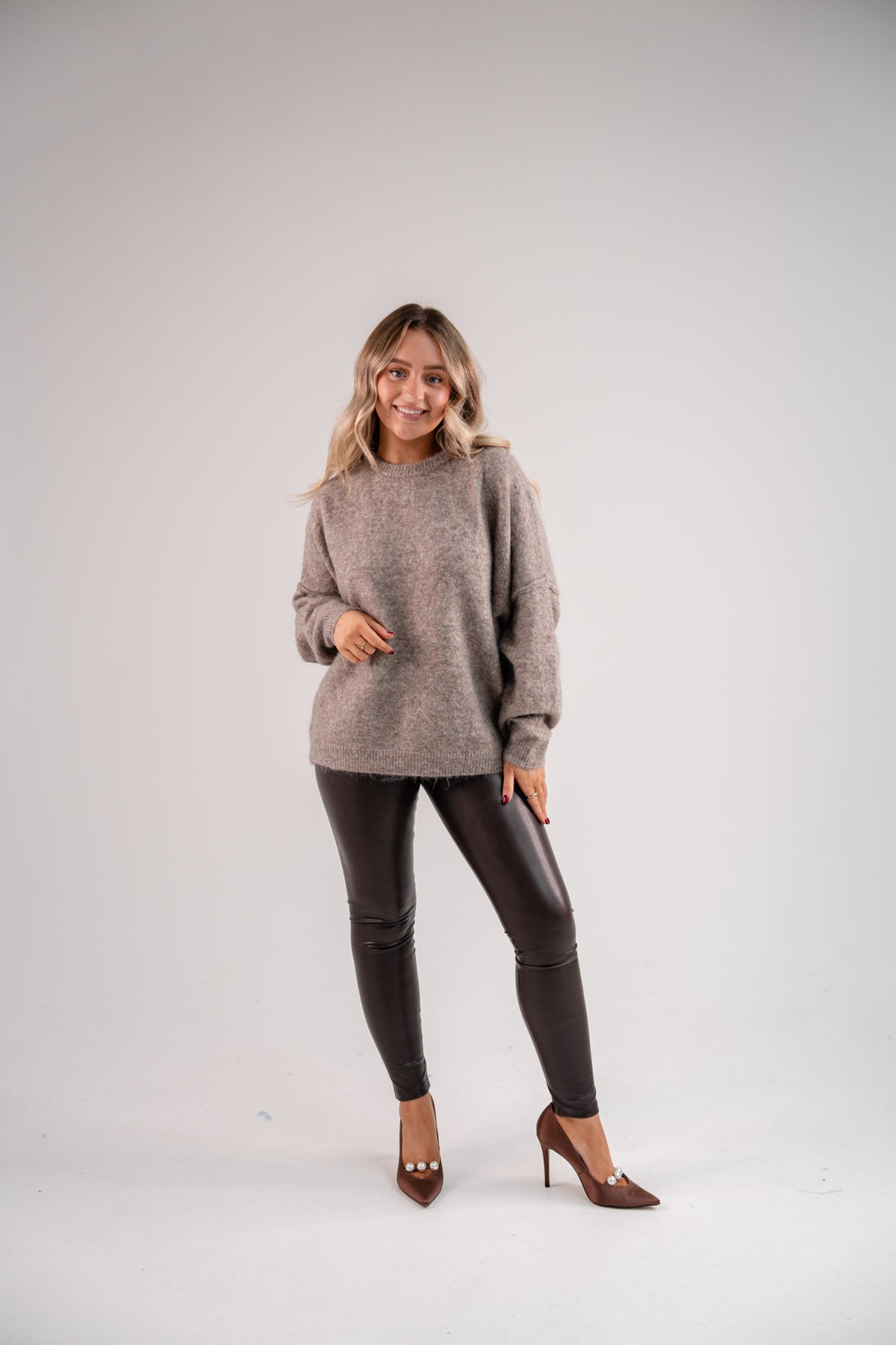 Freya Leather Look Leggings In Chocolate