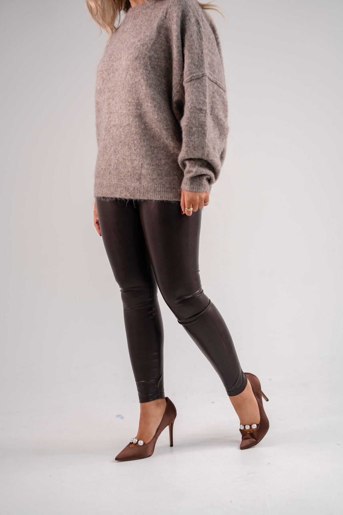 Freya Leather Look Leggings In Chocolate
