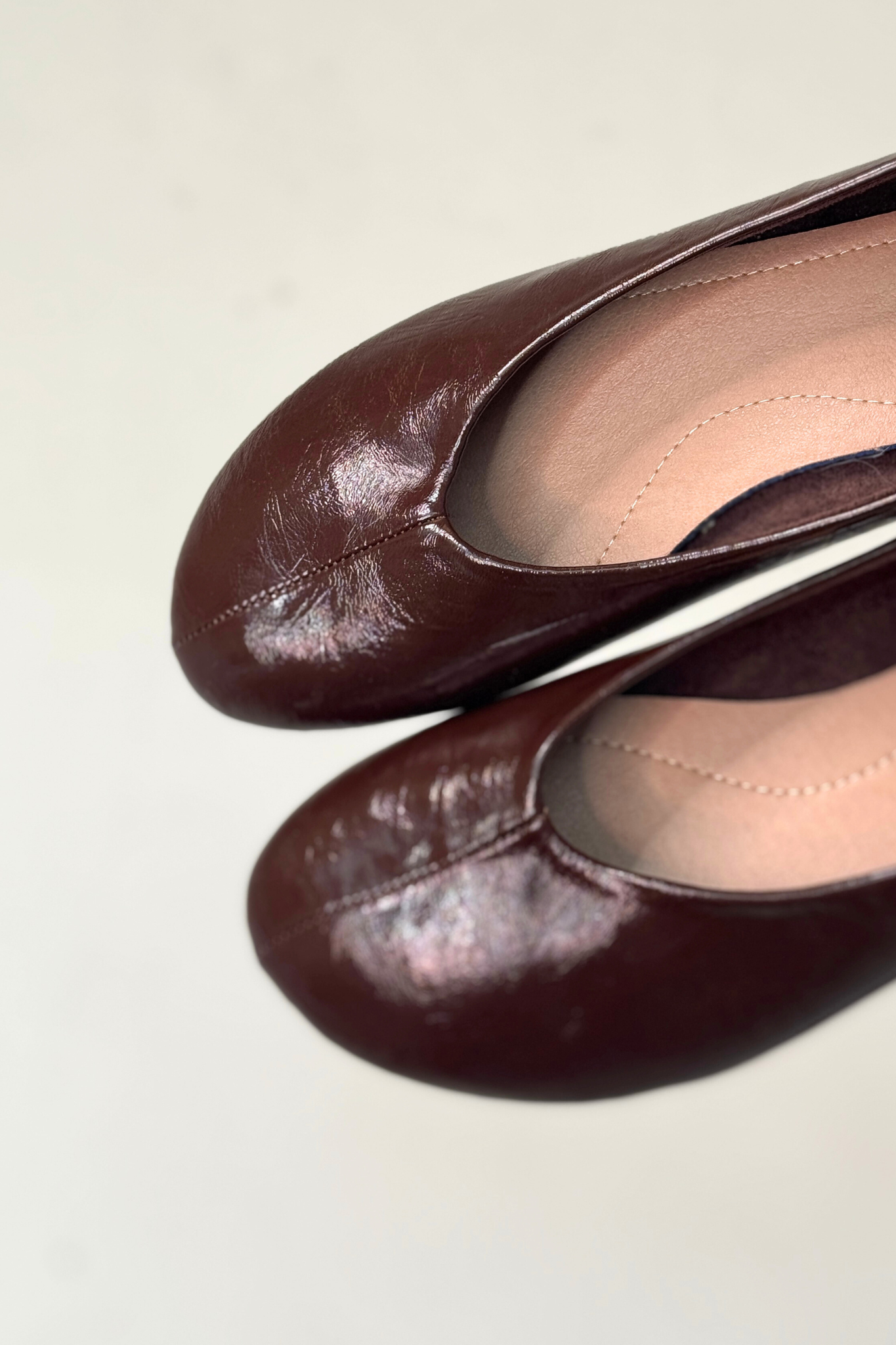 Izzy Faux Leather Pumps In Chocolate