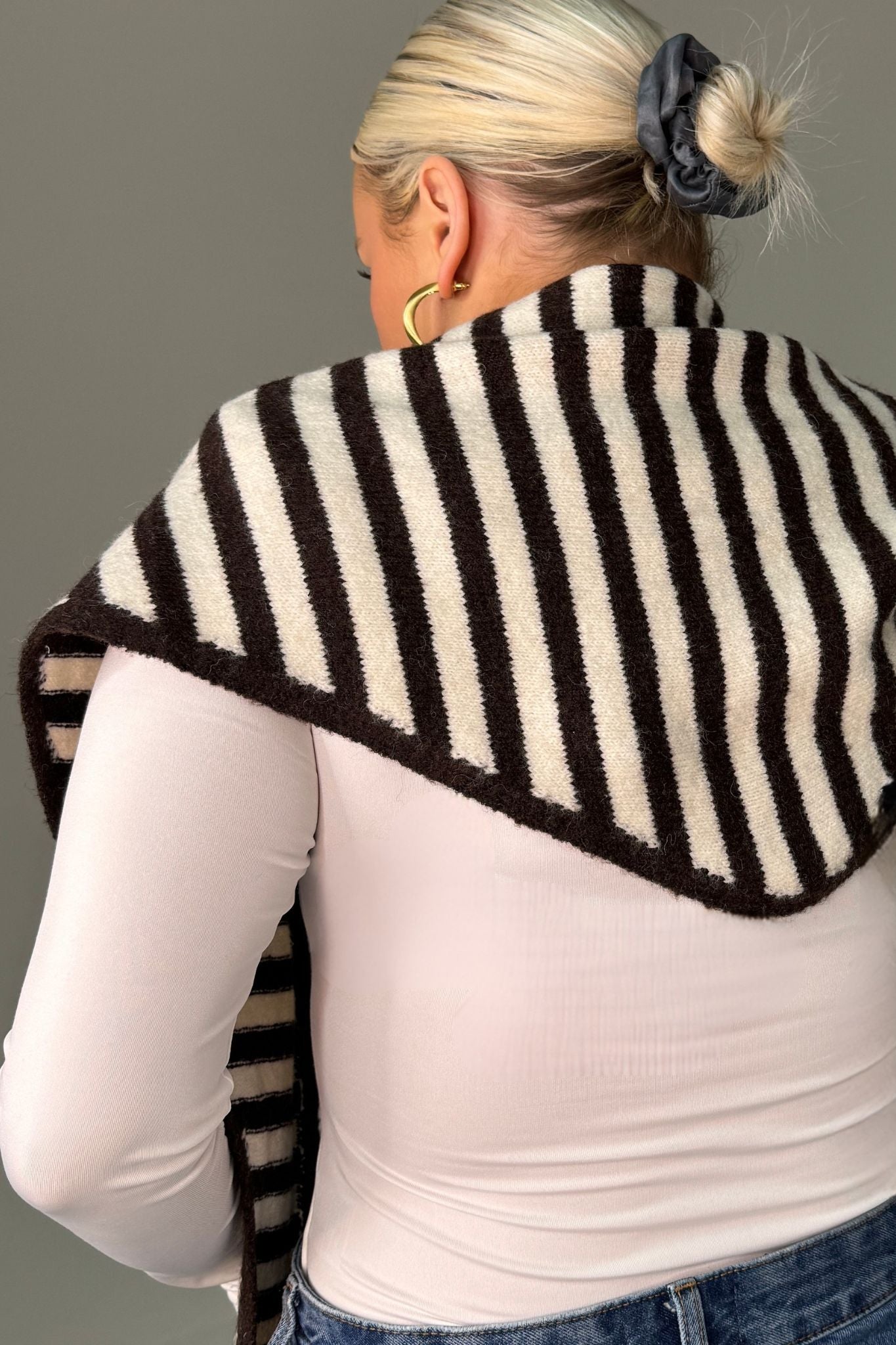 Kendra Stripe Neck Scarf In Coffee Mix