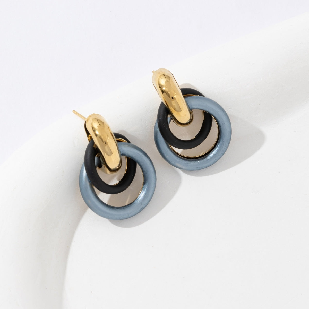 Olive Multi Circle Earring In Grey Mix