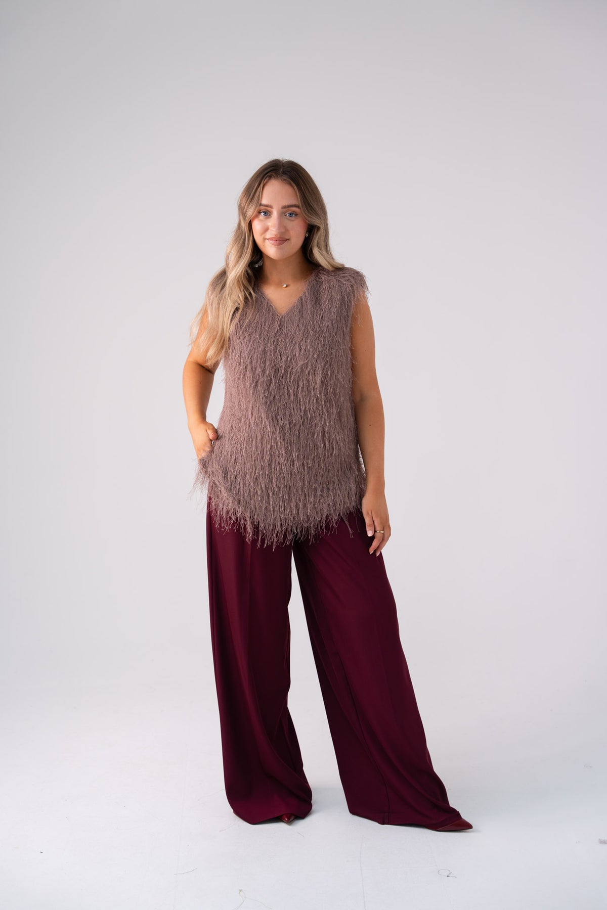 Love Laura Fringed Textured V-Neck Top In Mauve