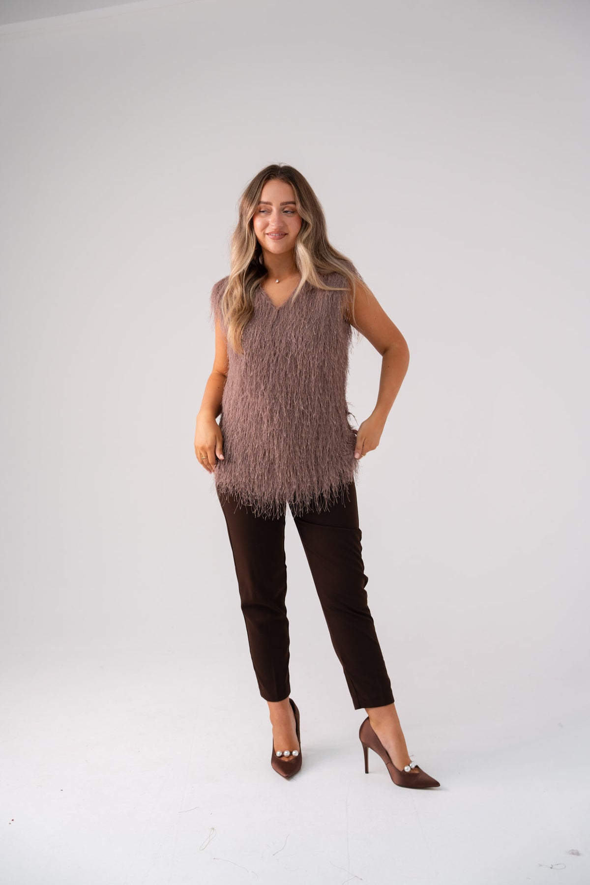 Love Laura Fringed Textured V-Neck Top In Mauve