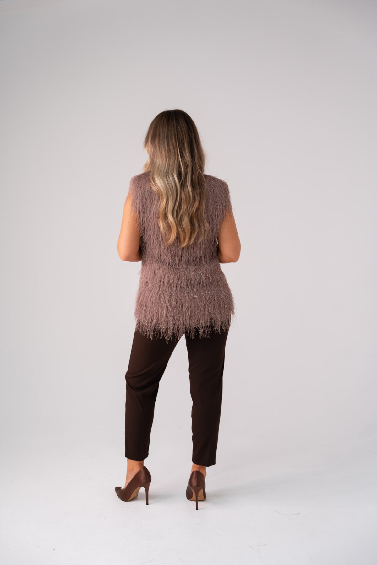 Love Laura Fringed Textured V-Neck Top In Mauve