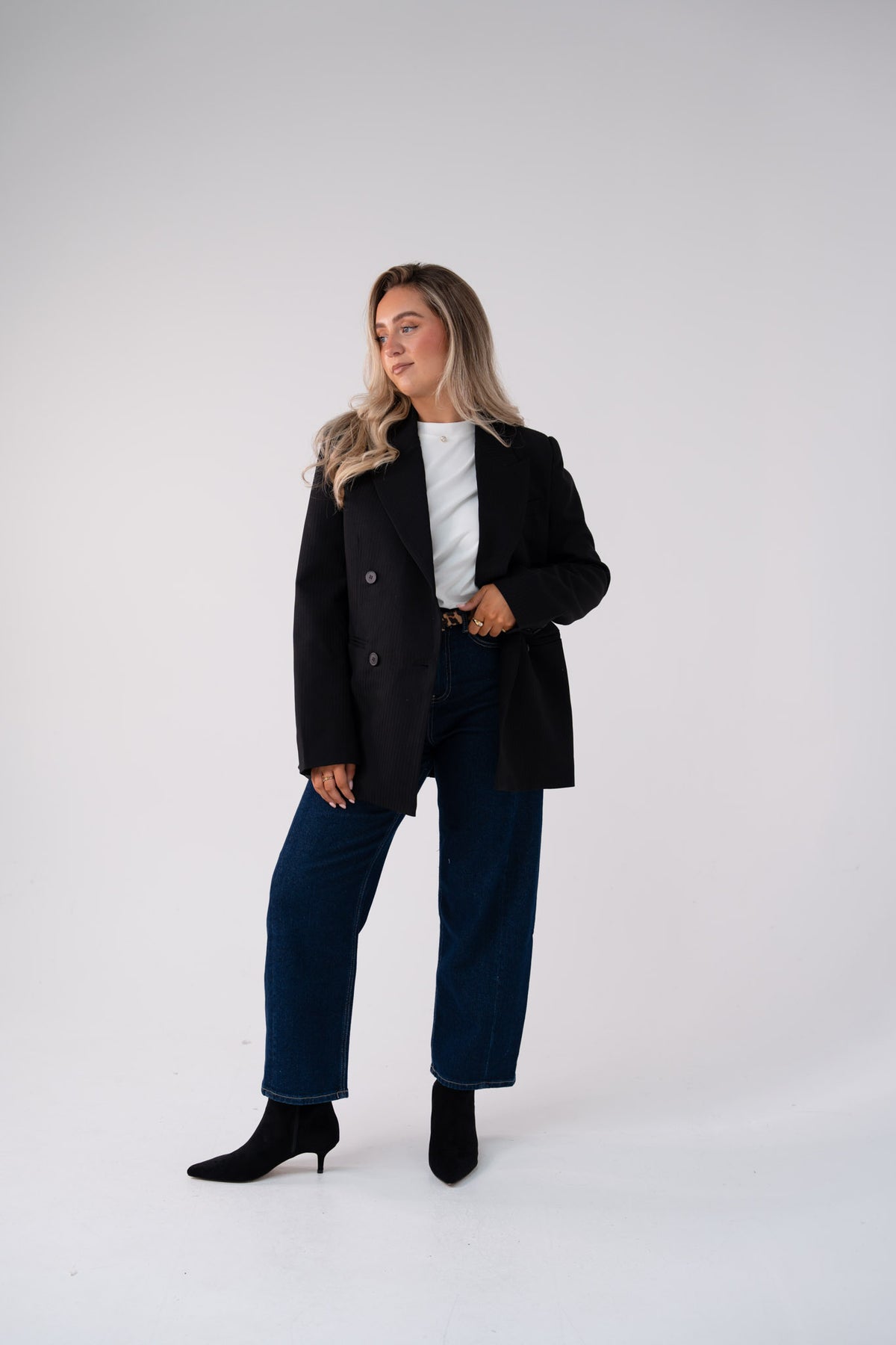 Love Laura Refined Blazer In Black