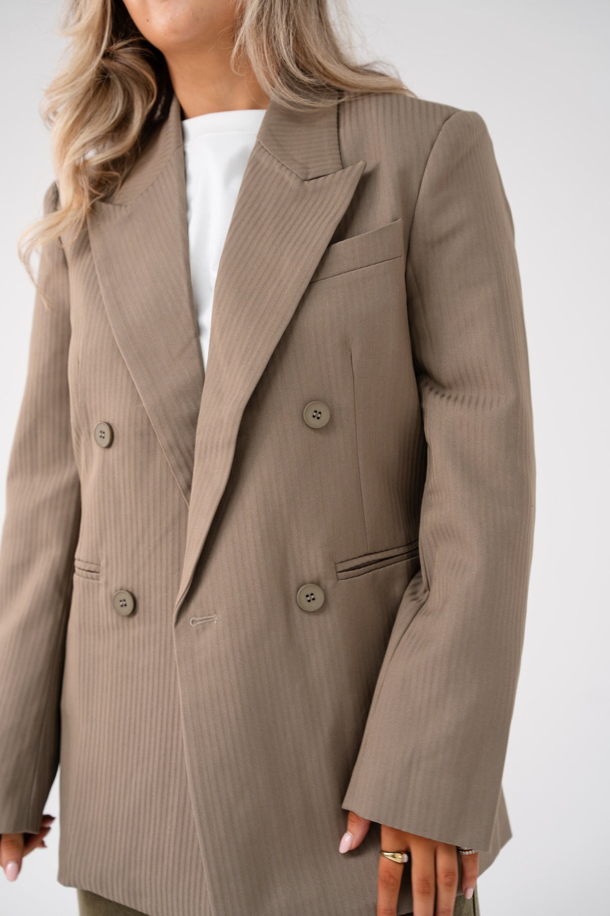 Love Laura Refined Blazer In Taupe