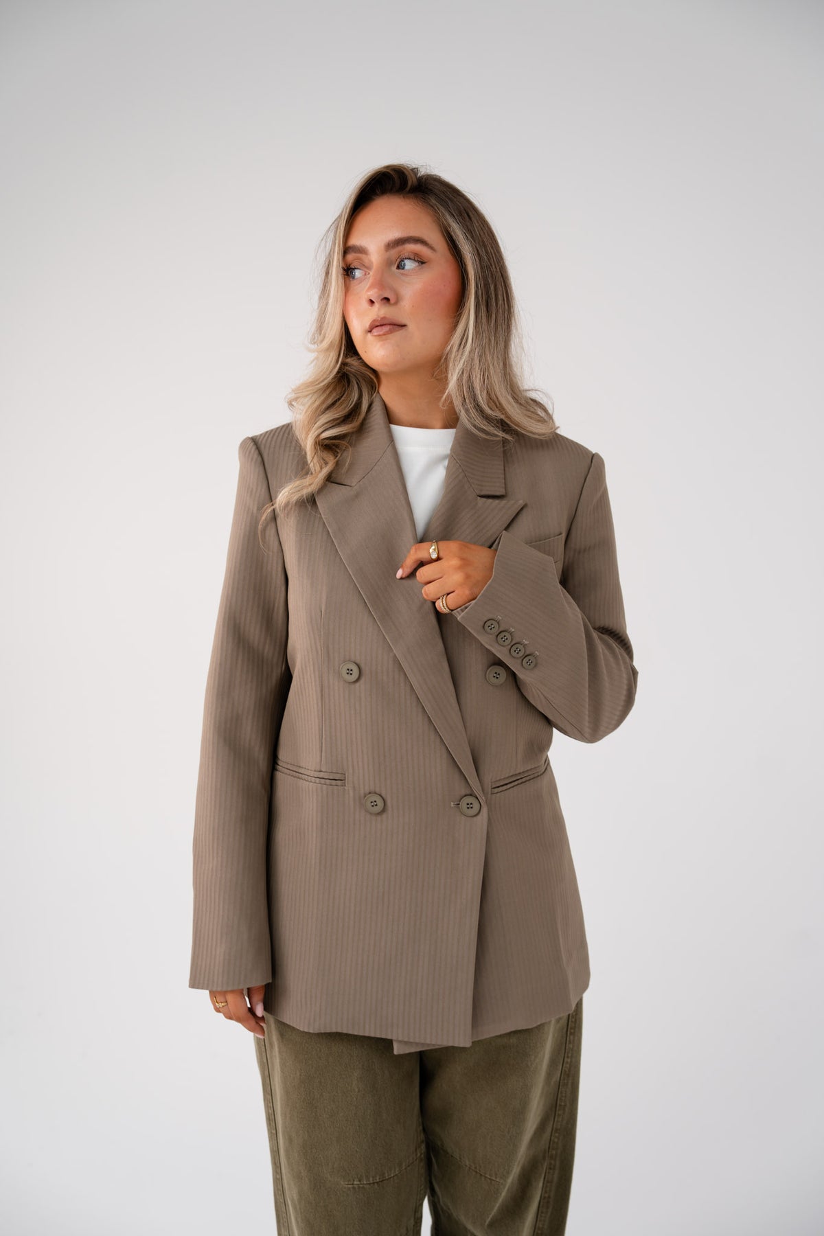 Love Laura Refined Blazer In Taupe