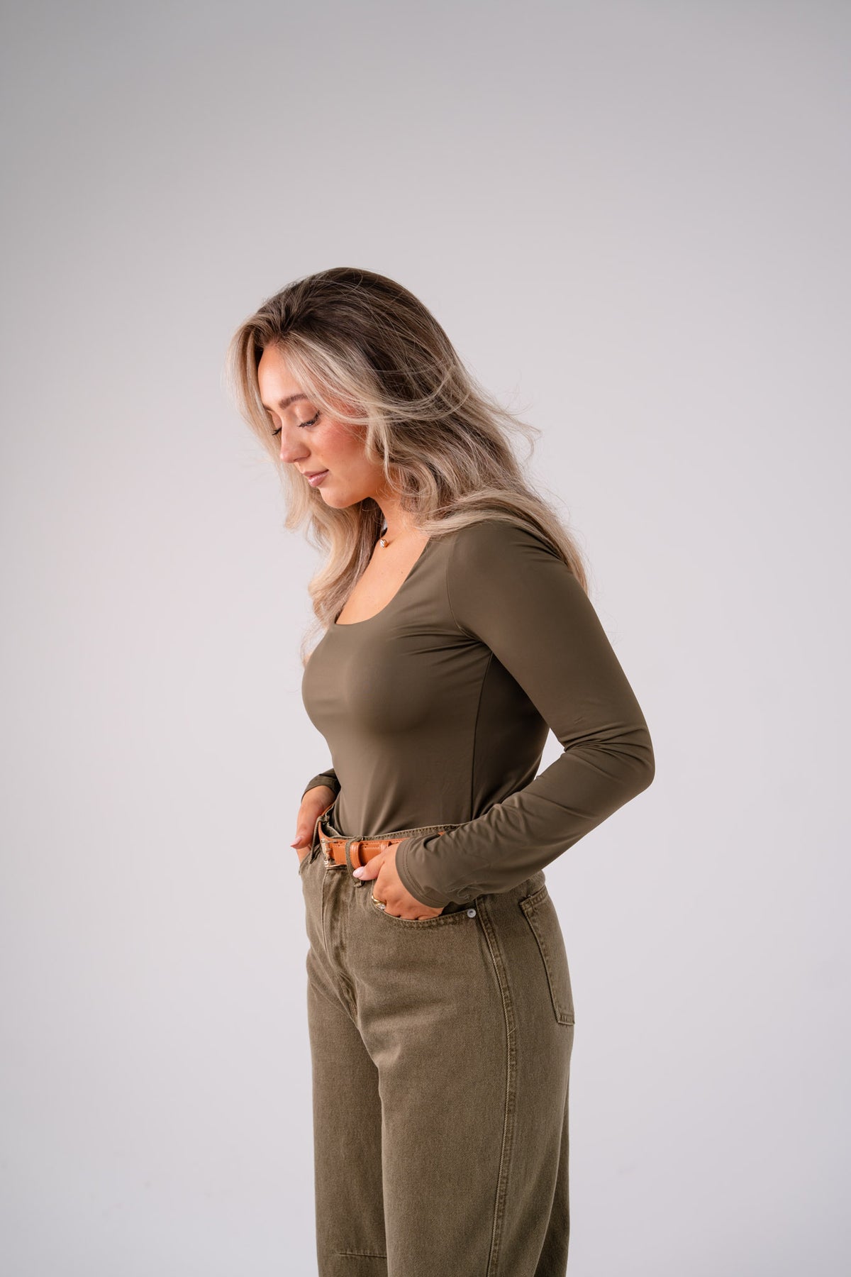 Love Laura Long Sleeve Scoop Top In Khaki
