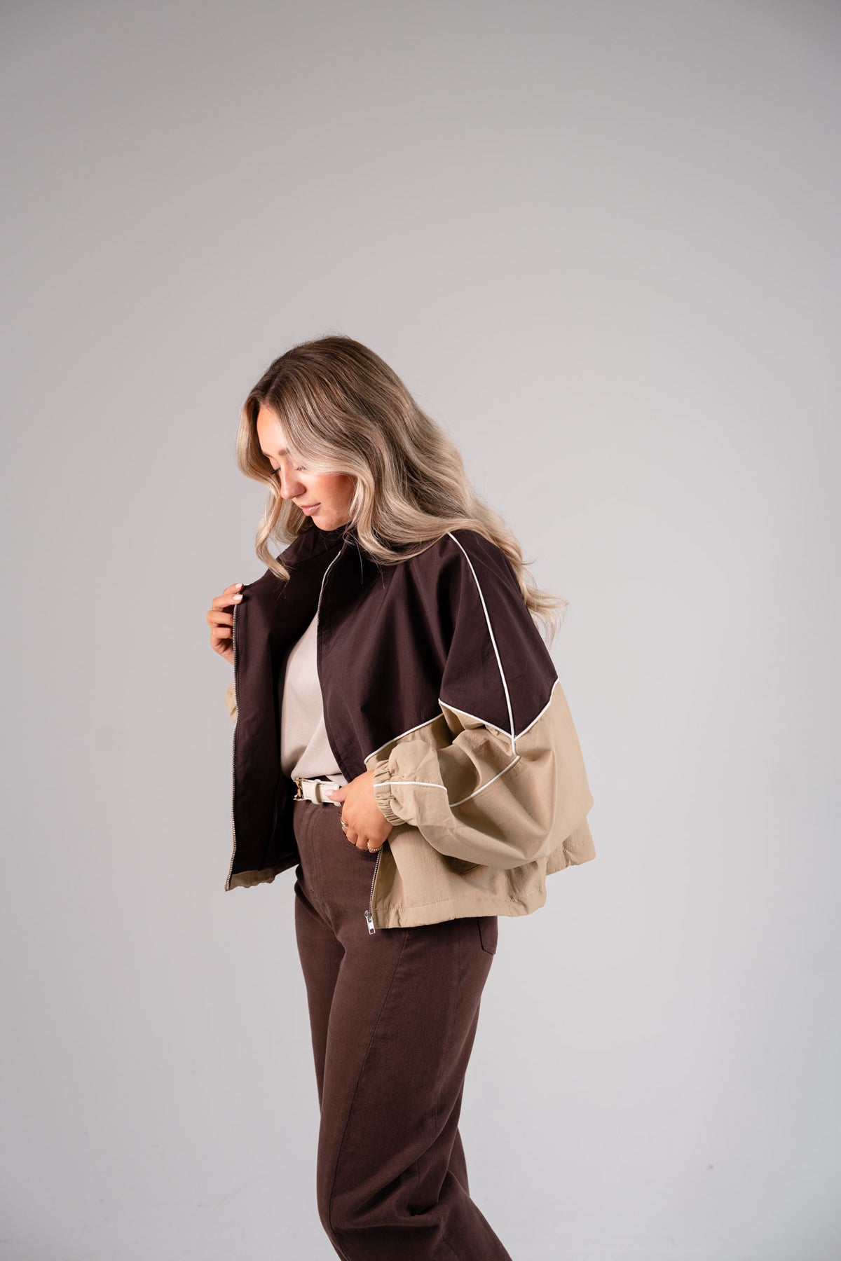 Kate Contrast Zip Jacket In Brown & Beige