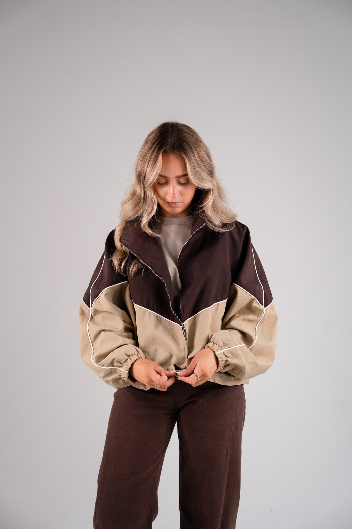 Kate Contrast Zip Jacket In Brown & Beige