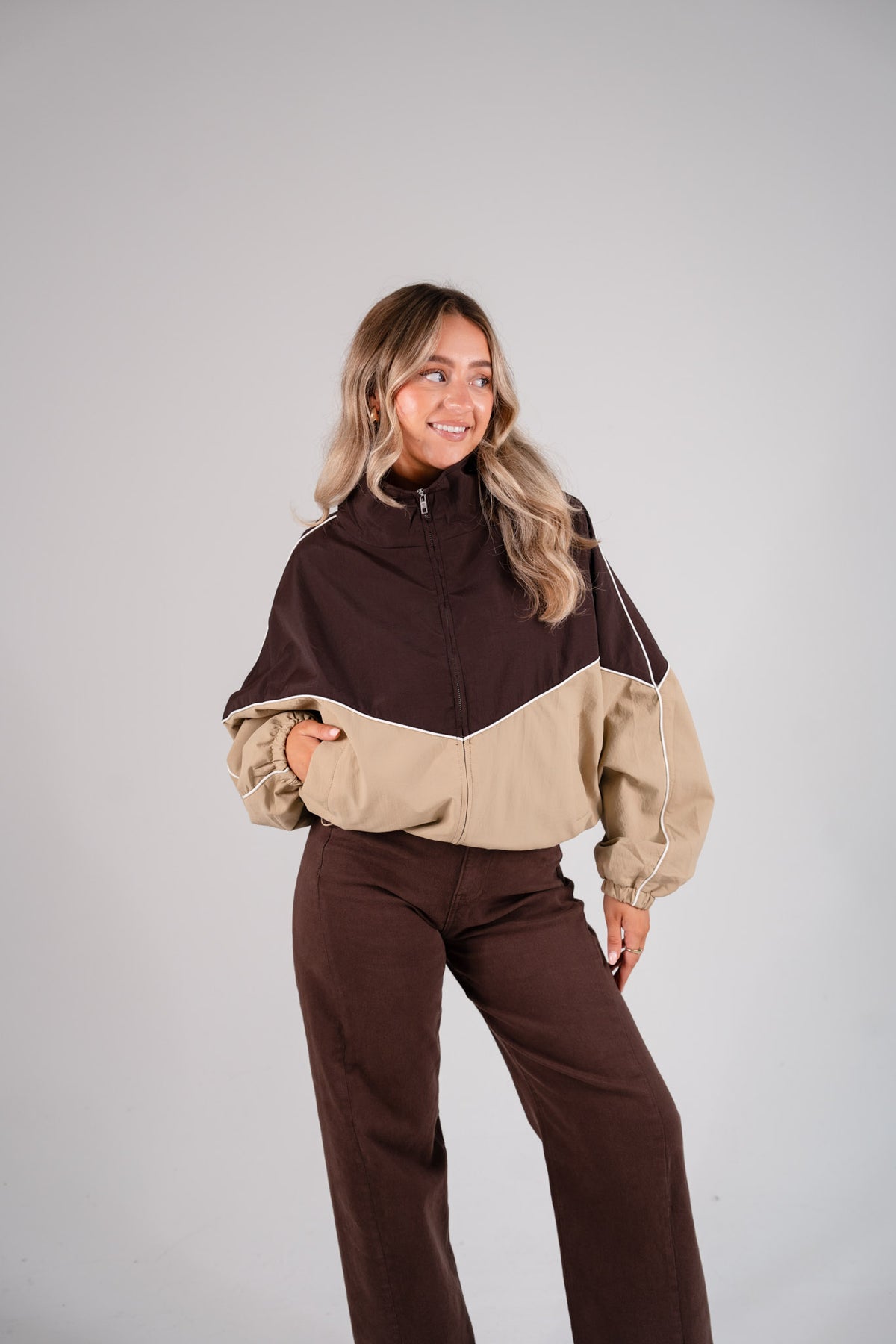 Kate Contrast Zip Jacket In Brown & Beige