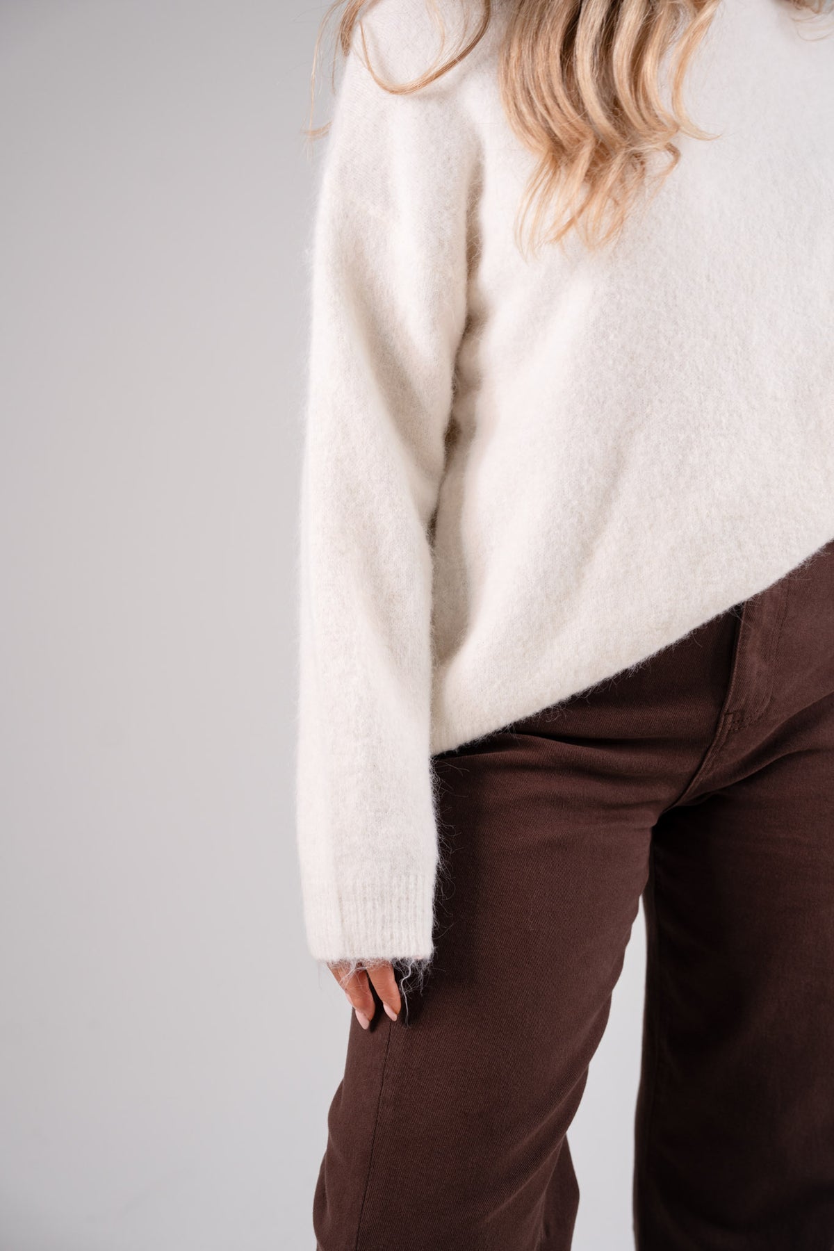Iris Round Neck Jumper In White