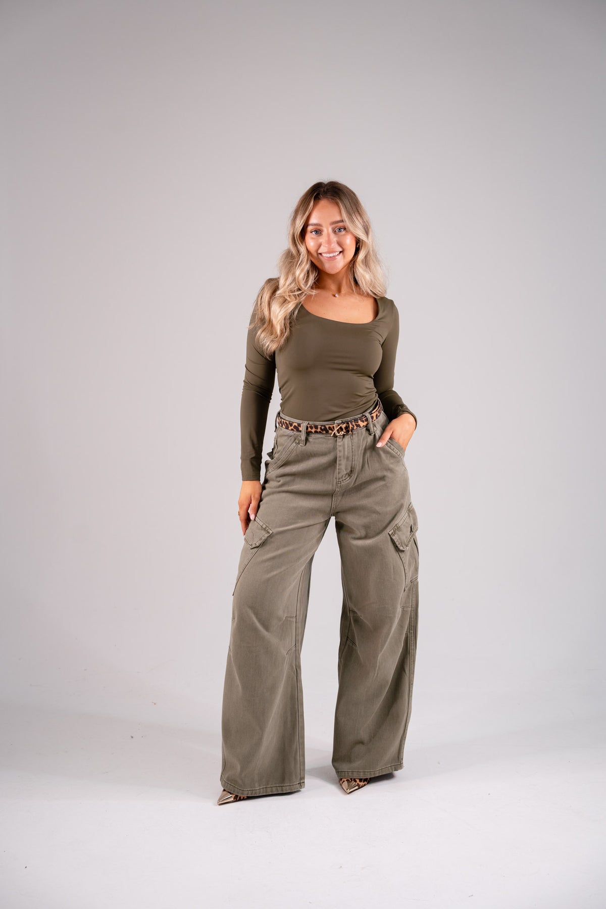 Kiera Relaxed Cargo Jeans In Khaki
