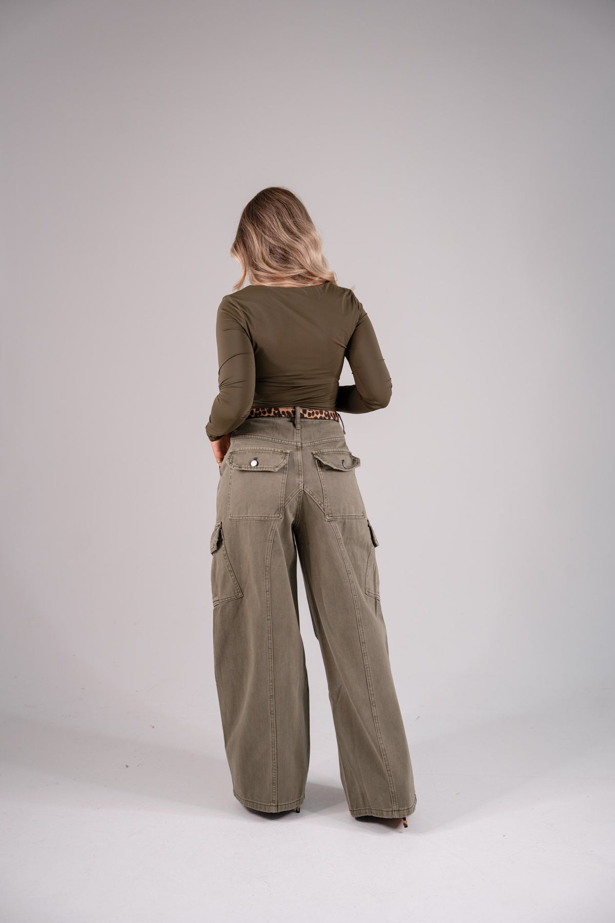 Kiera Relaxed Cargo Jeans In Khaki