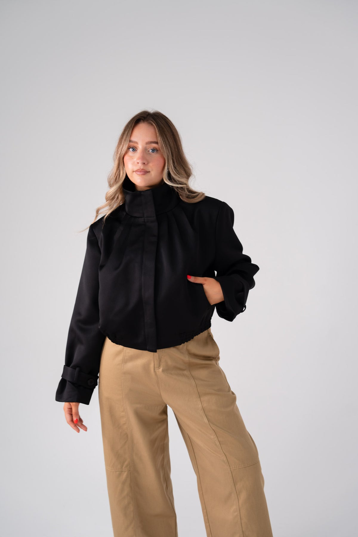 Iris Crop Jacket In Black