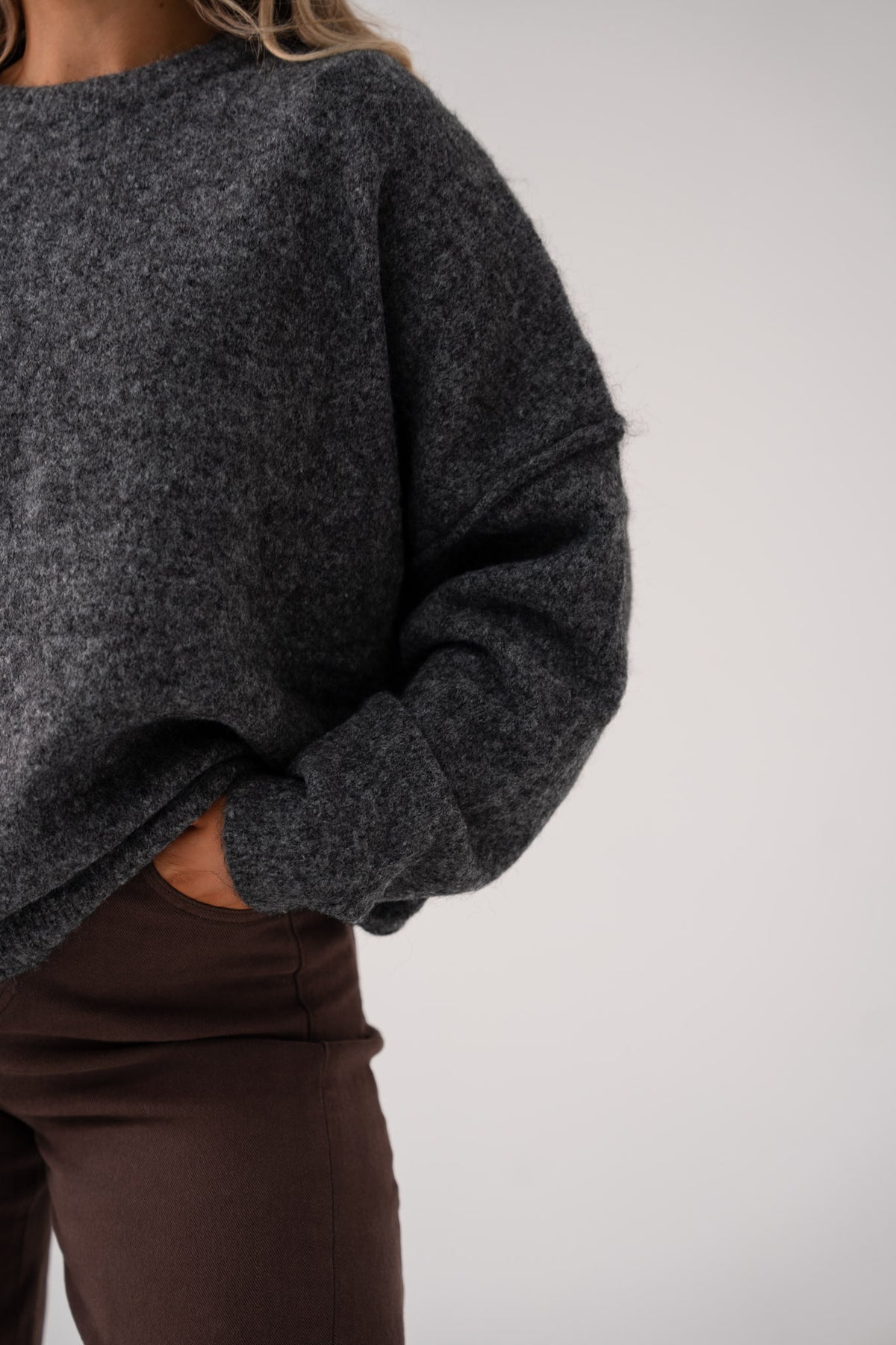 Kiera Round Neck Jumper In Grey