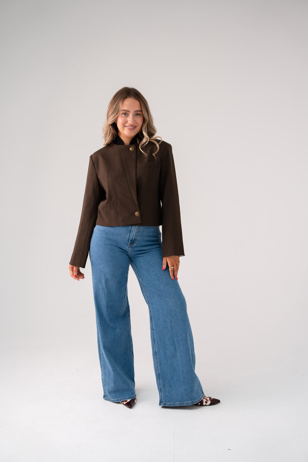 Kiera Crop Blazer In Chocolate