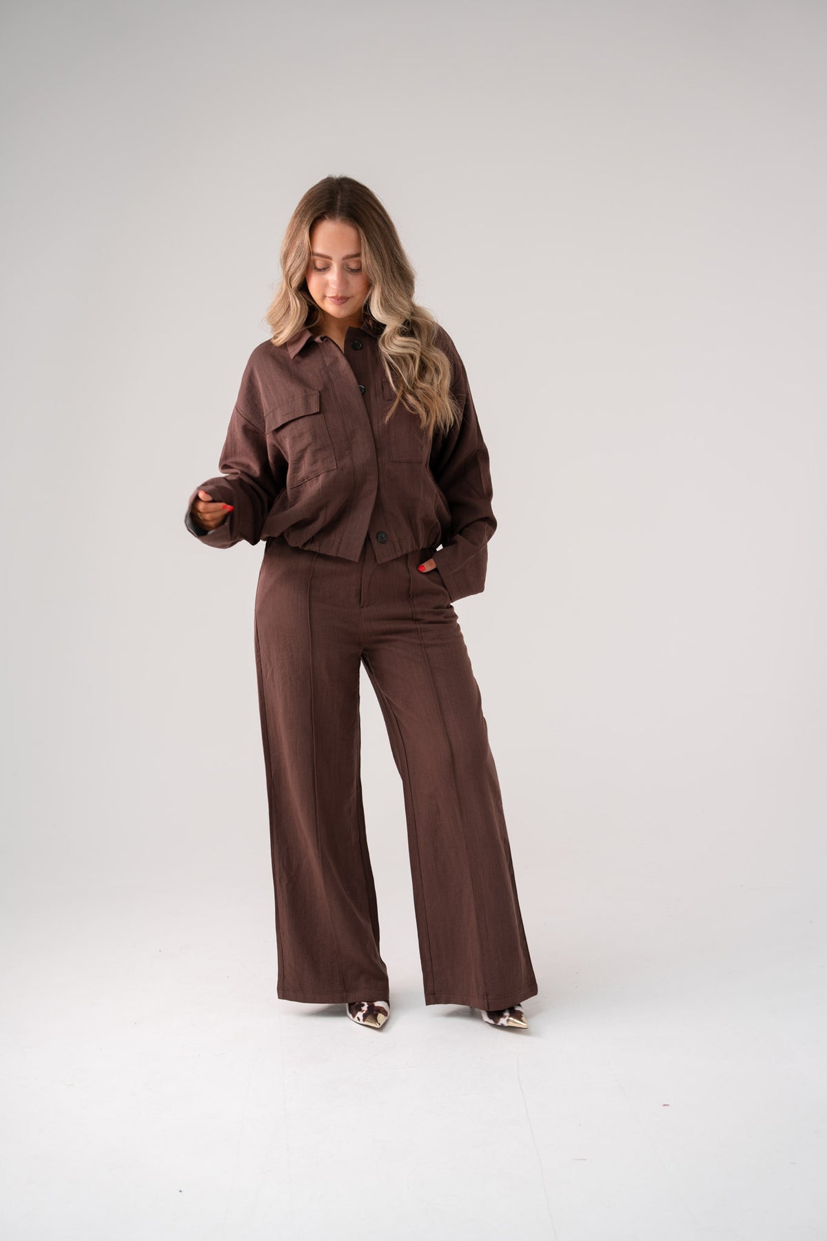 Elsa Straight Leg Trousers In Chocolate