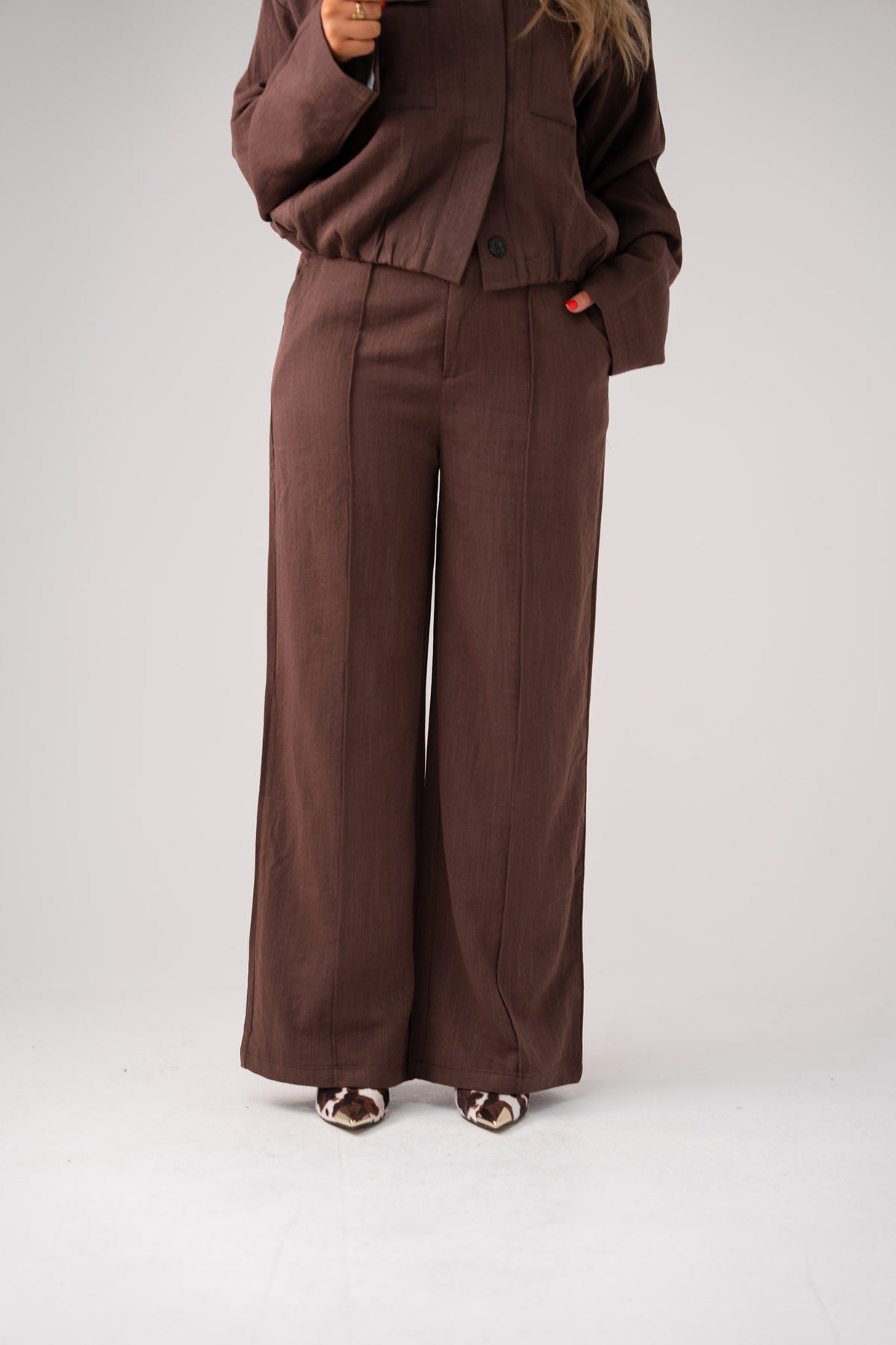 Elsa Straight Leg Trousers In Chocolate