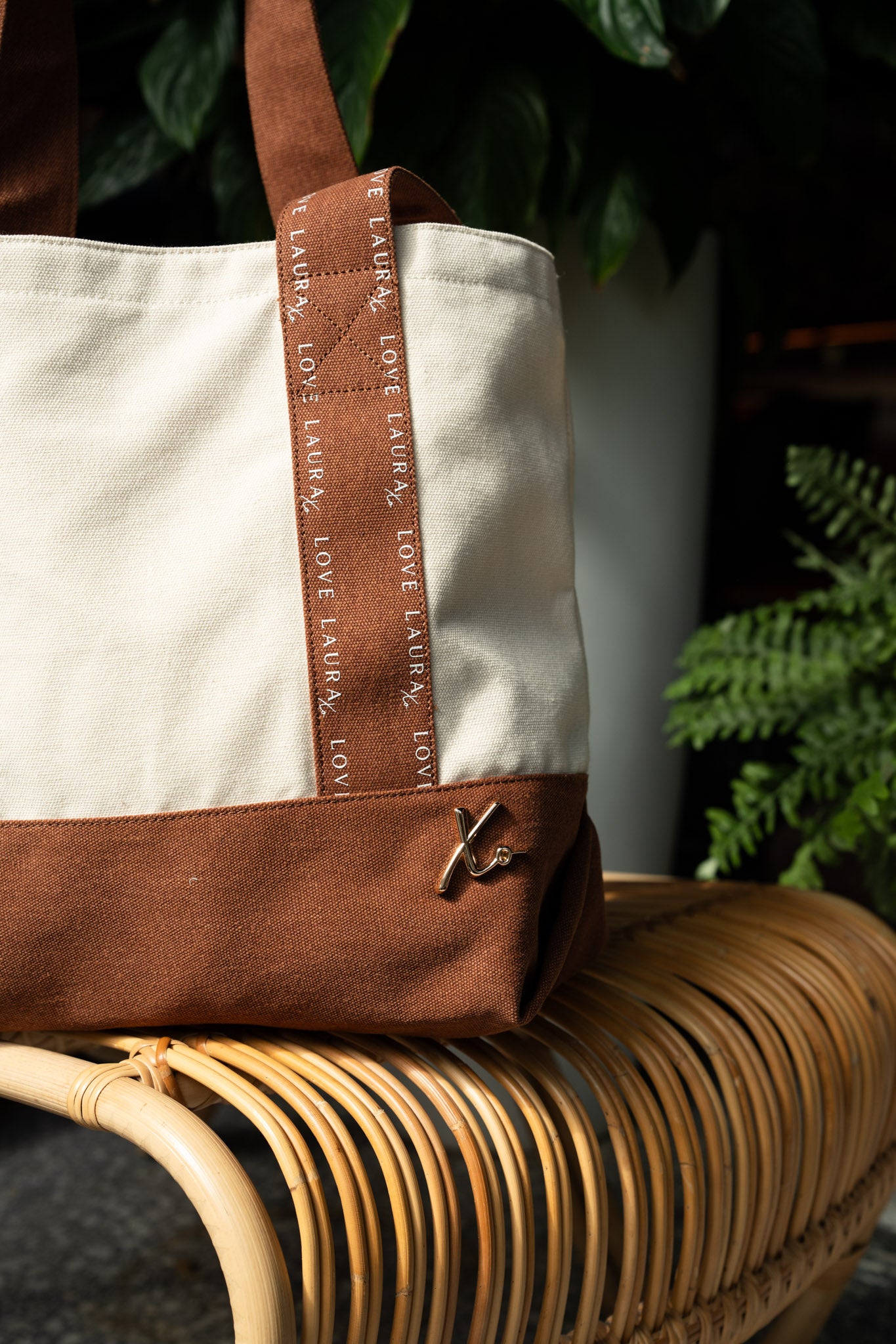 Love Laura Tote Bag In Tan