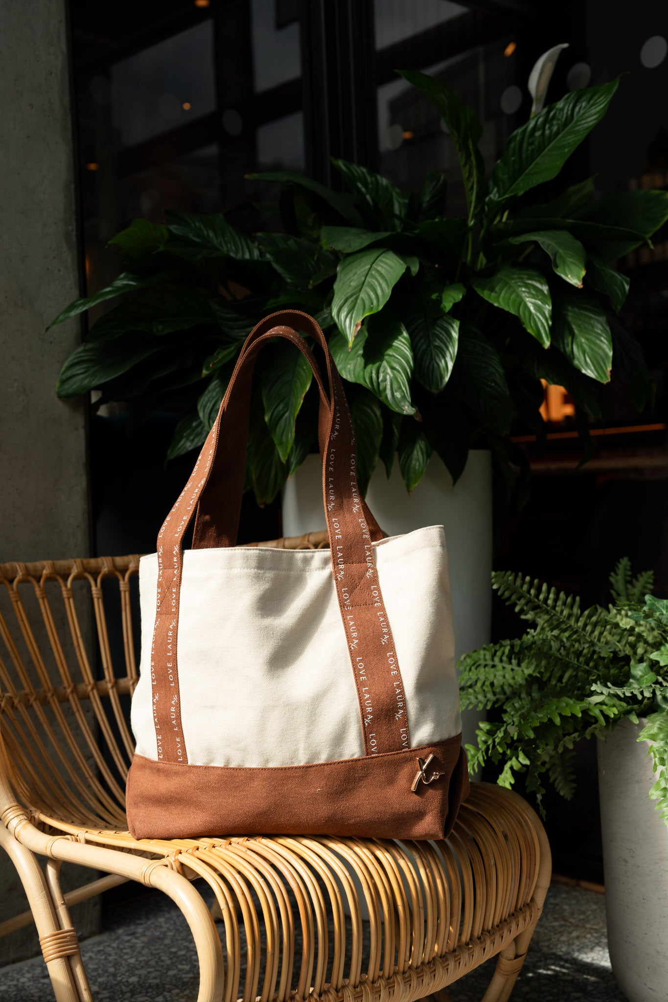 Love Laura Tote Bag In Tan
