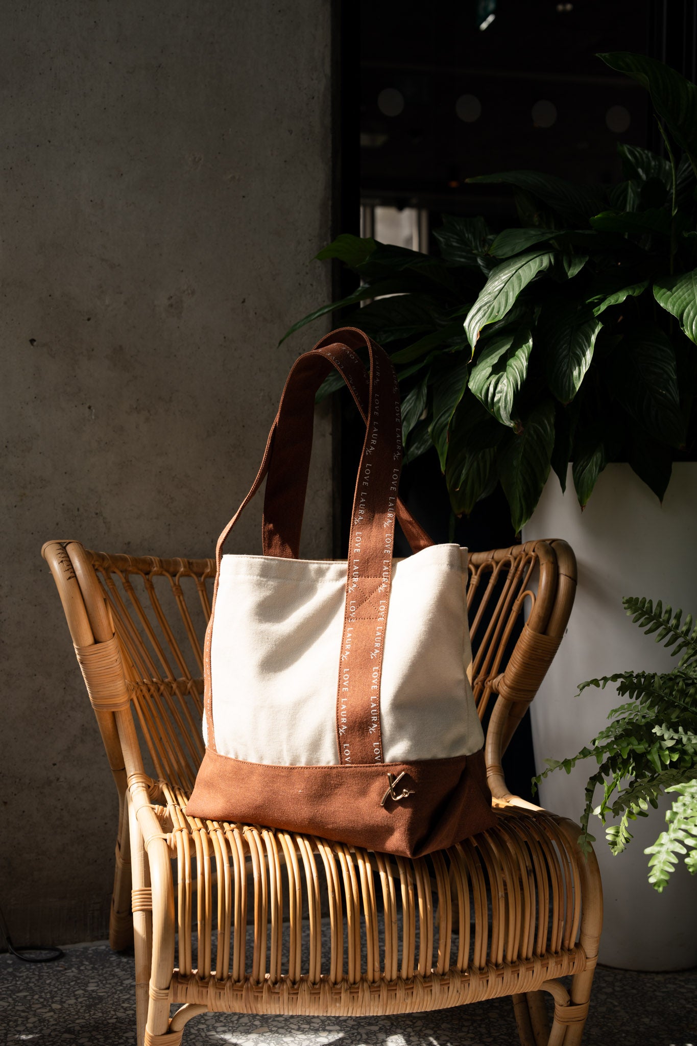 Love Laura Tote Bag In Tan