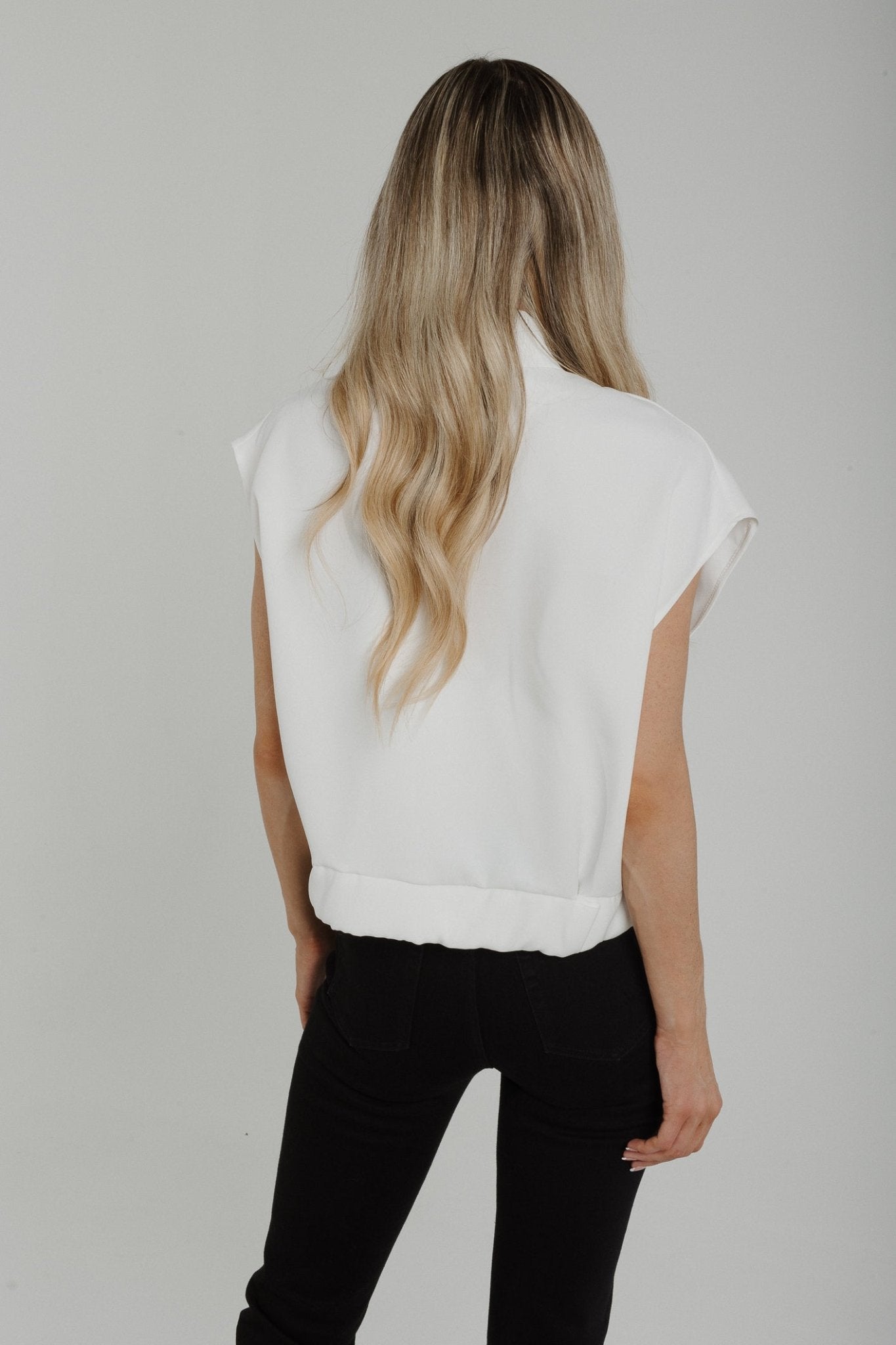 Aria Sleeveless Jacket In White - The Walk in Wardrobe