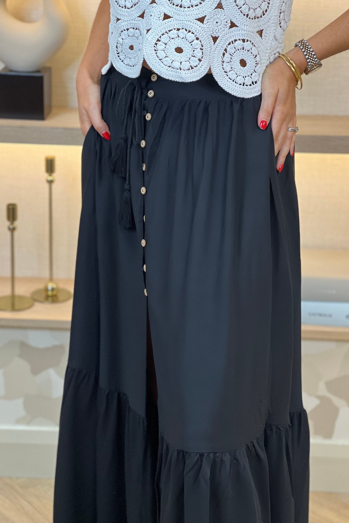 Beca Midi Skirt In Black - The Walk in Wardrobe