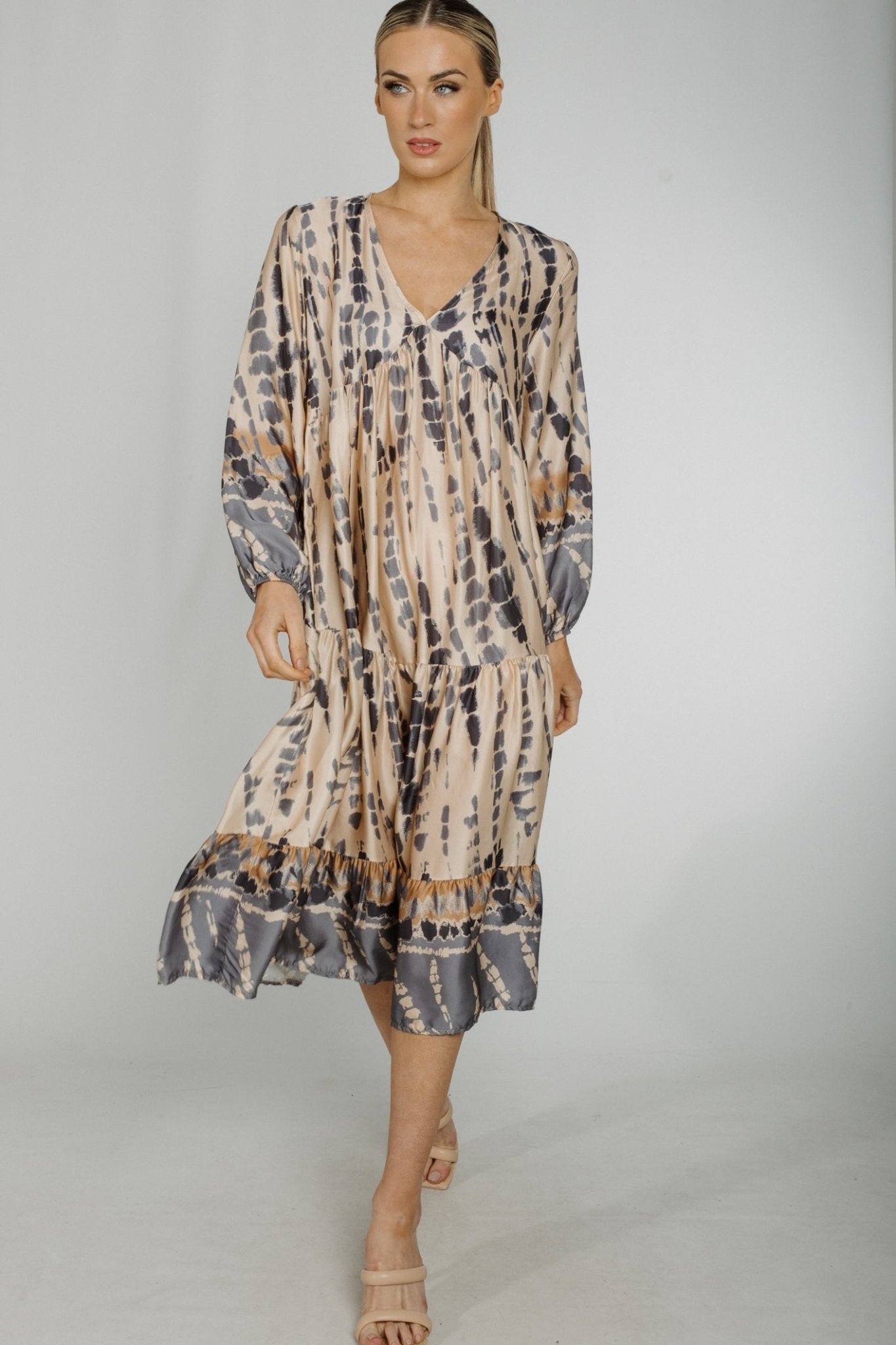 Belle Abstract Printed Dess In Neutral Mix - The Walk in Wardrobe