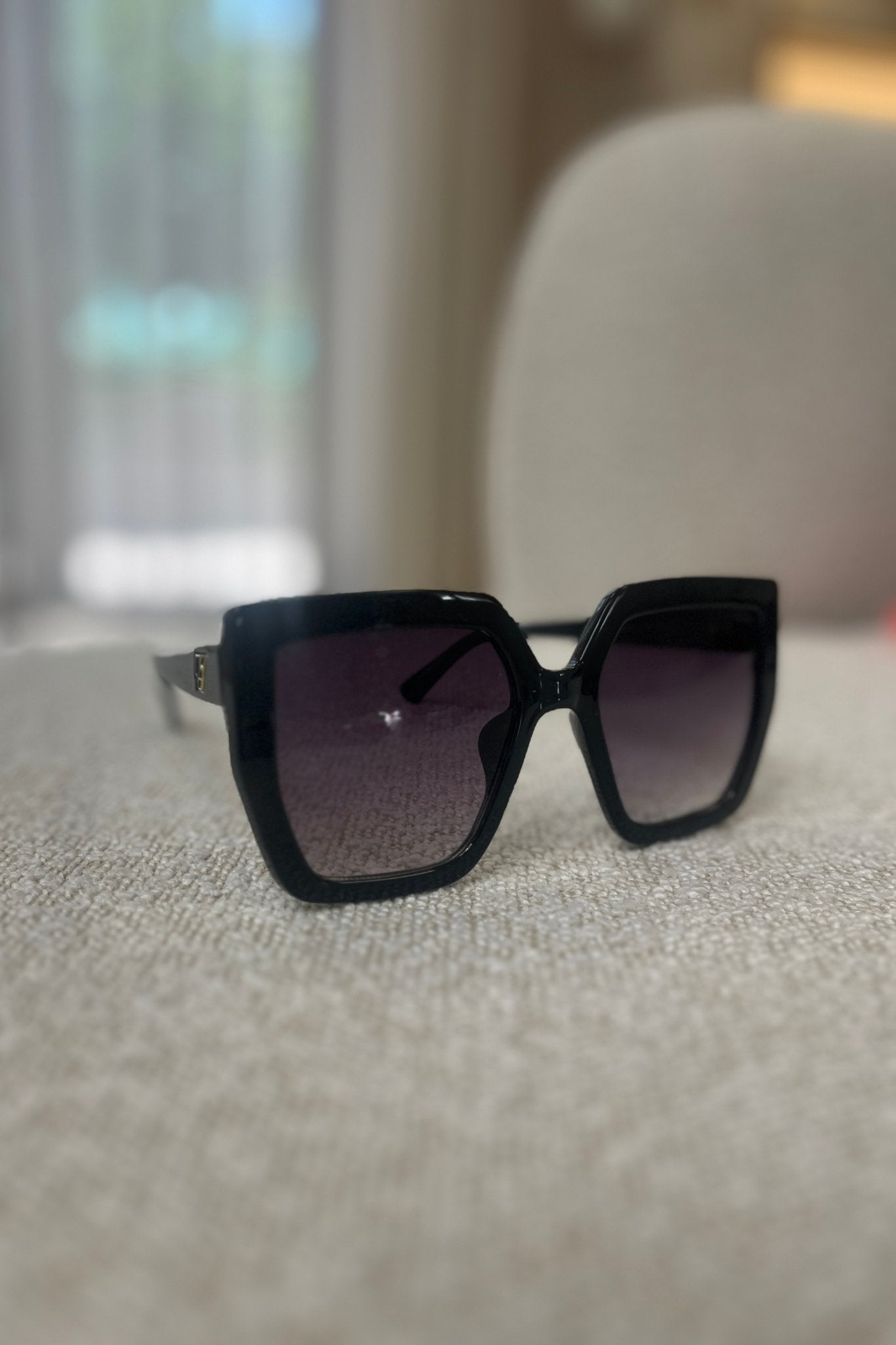Caitlyn Oversized Square Sunglasses In Black - The Walk in Wardrobe