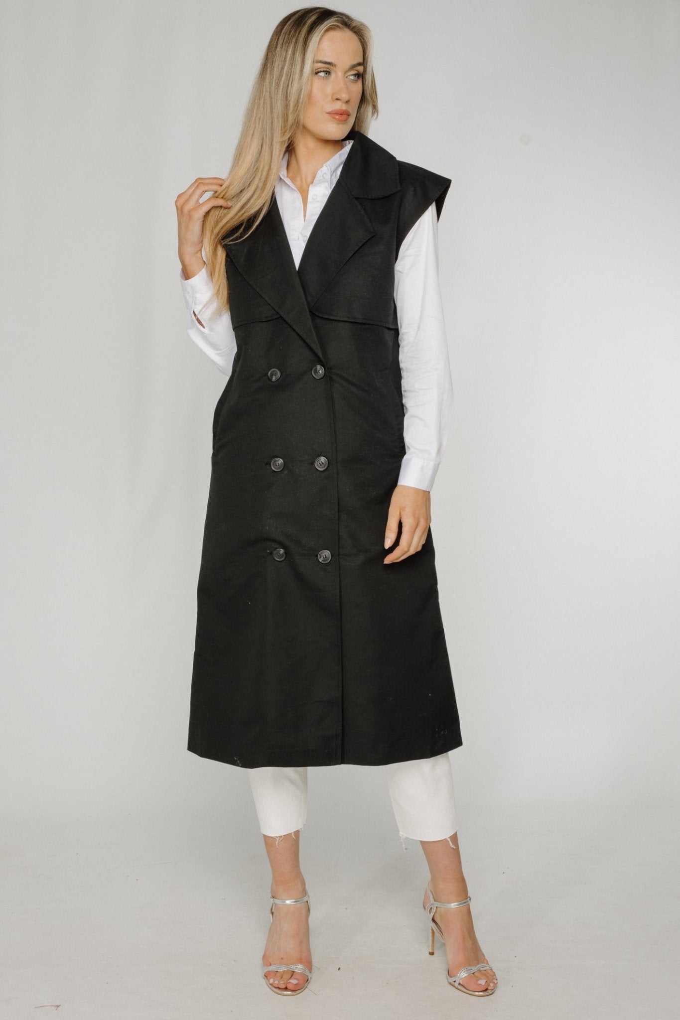 Ella Sleeveless Trench Coat In Black - The Walk in Wardrobe