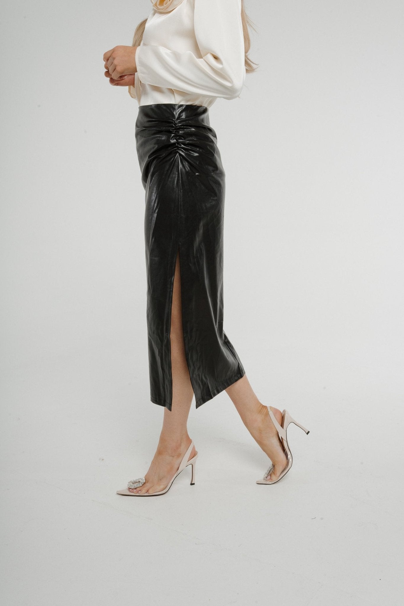 Holly Ruched Leather Midi Skirt In Black - The Walk in Wardrobe