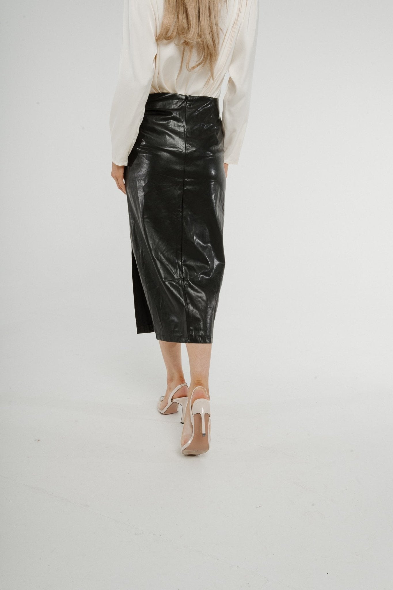 Holly Ruched Leather Midi Skirt In Black - The Walk in Wardrobe