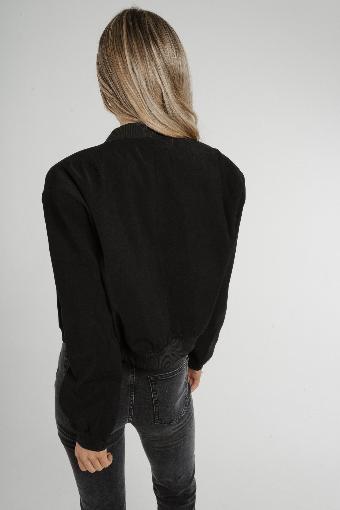 Indie Cropped Jacket In Black - The Walk in Wardrobe